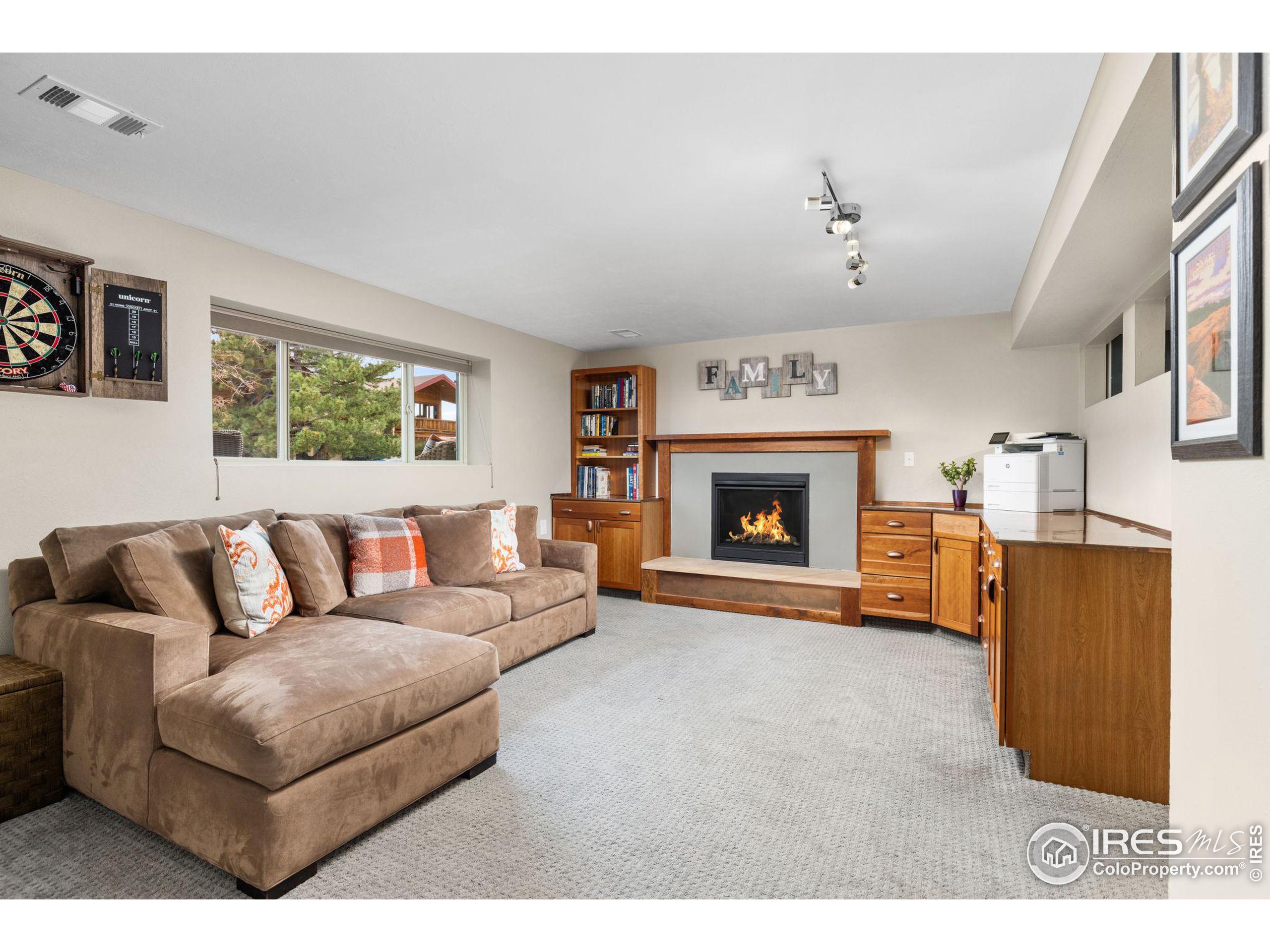 2355 Hillsdale Way