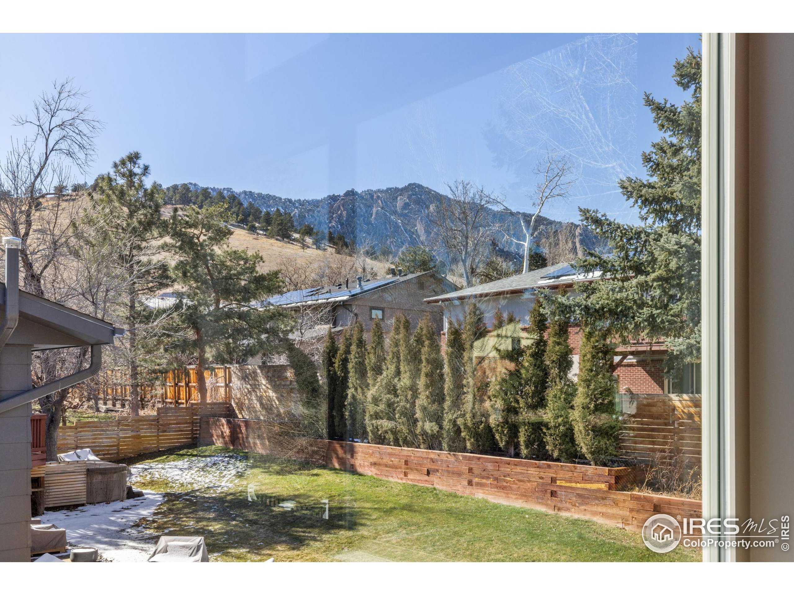 2355 Hillsdale Way