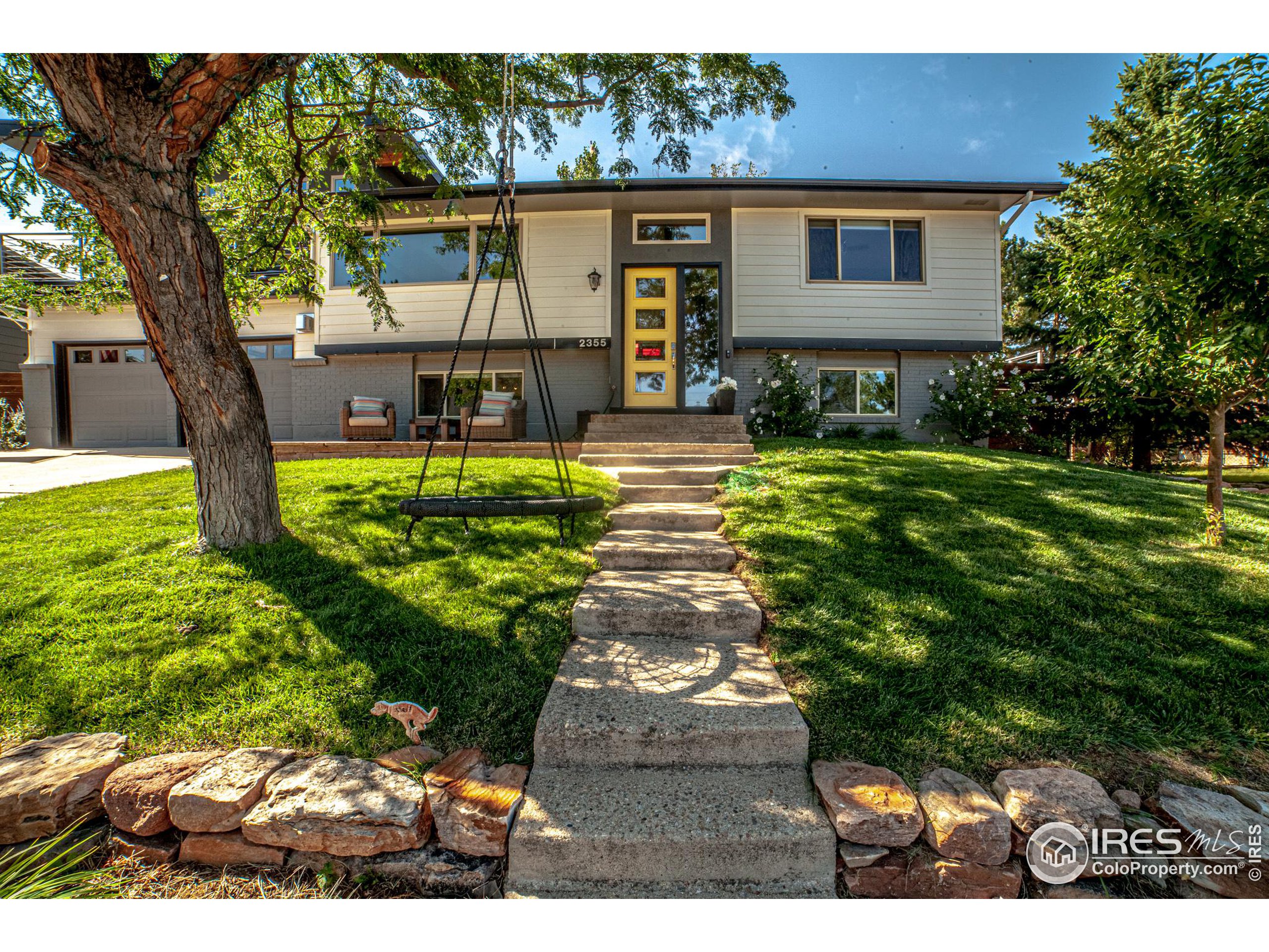 2355 Hillsdale Way