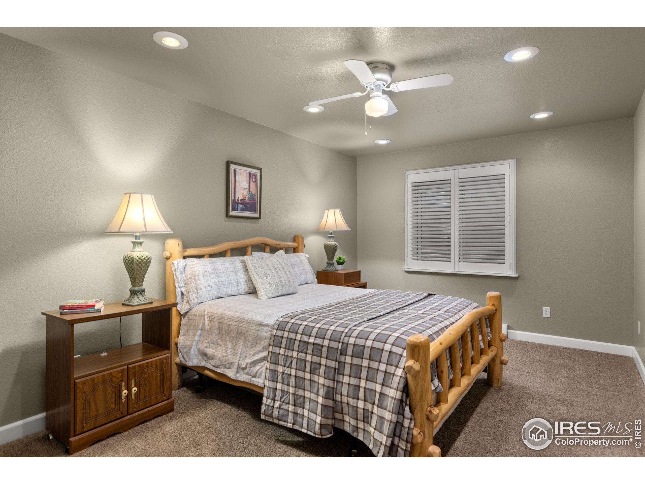 8878 Longs Peak Cir