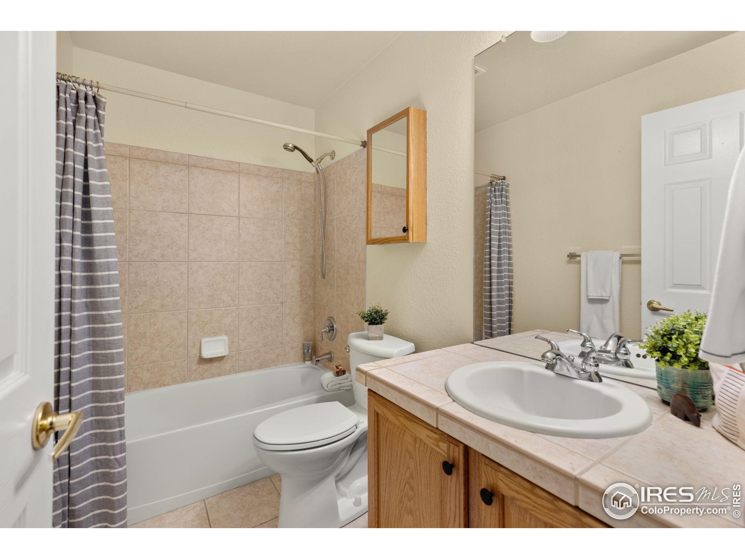 8878 Longs Peak Cir