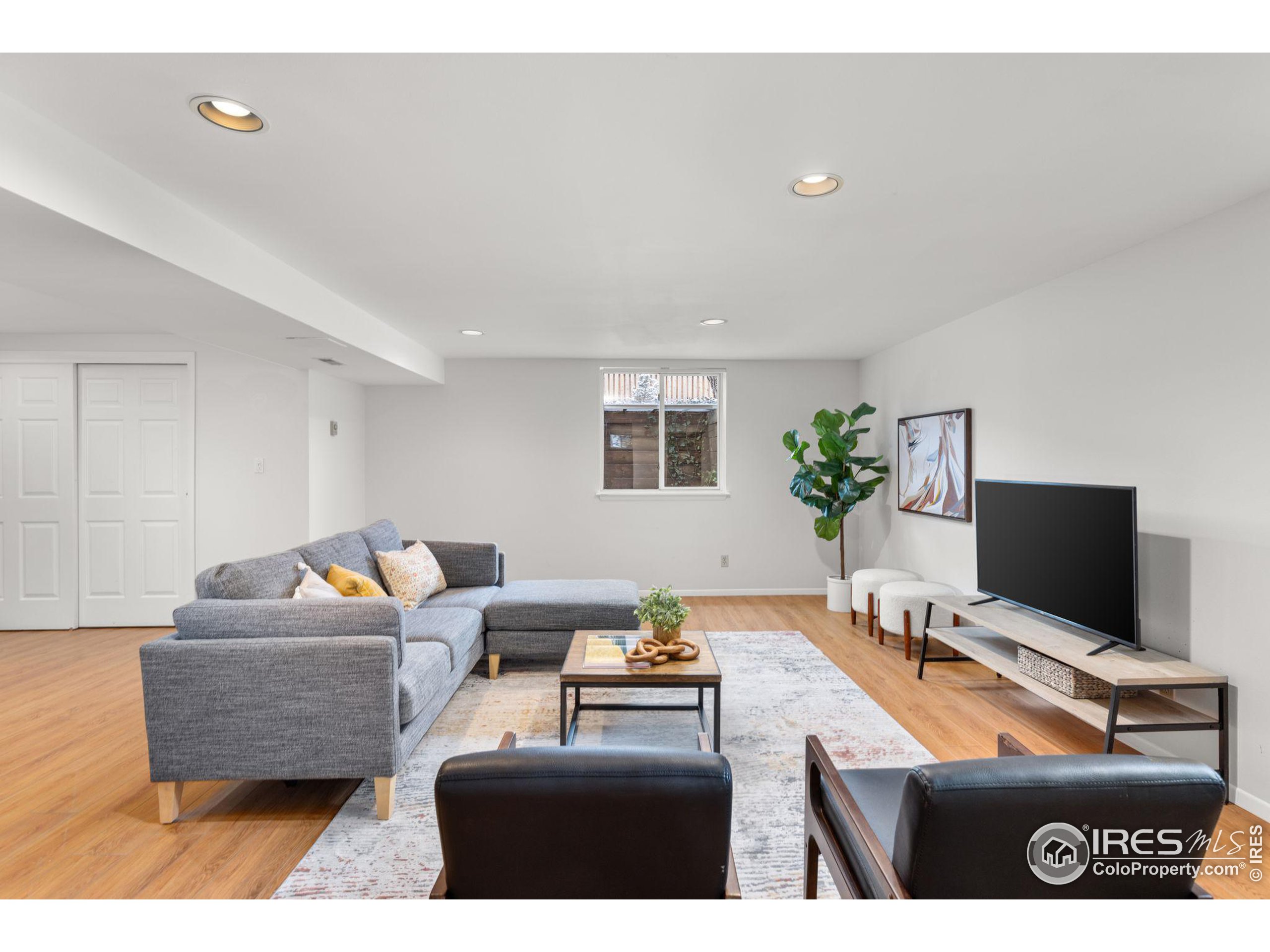1355 Ithaca Dr