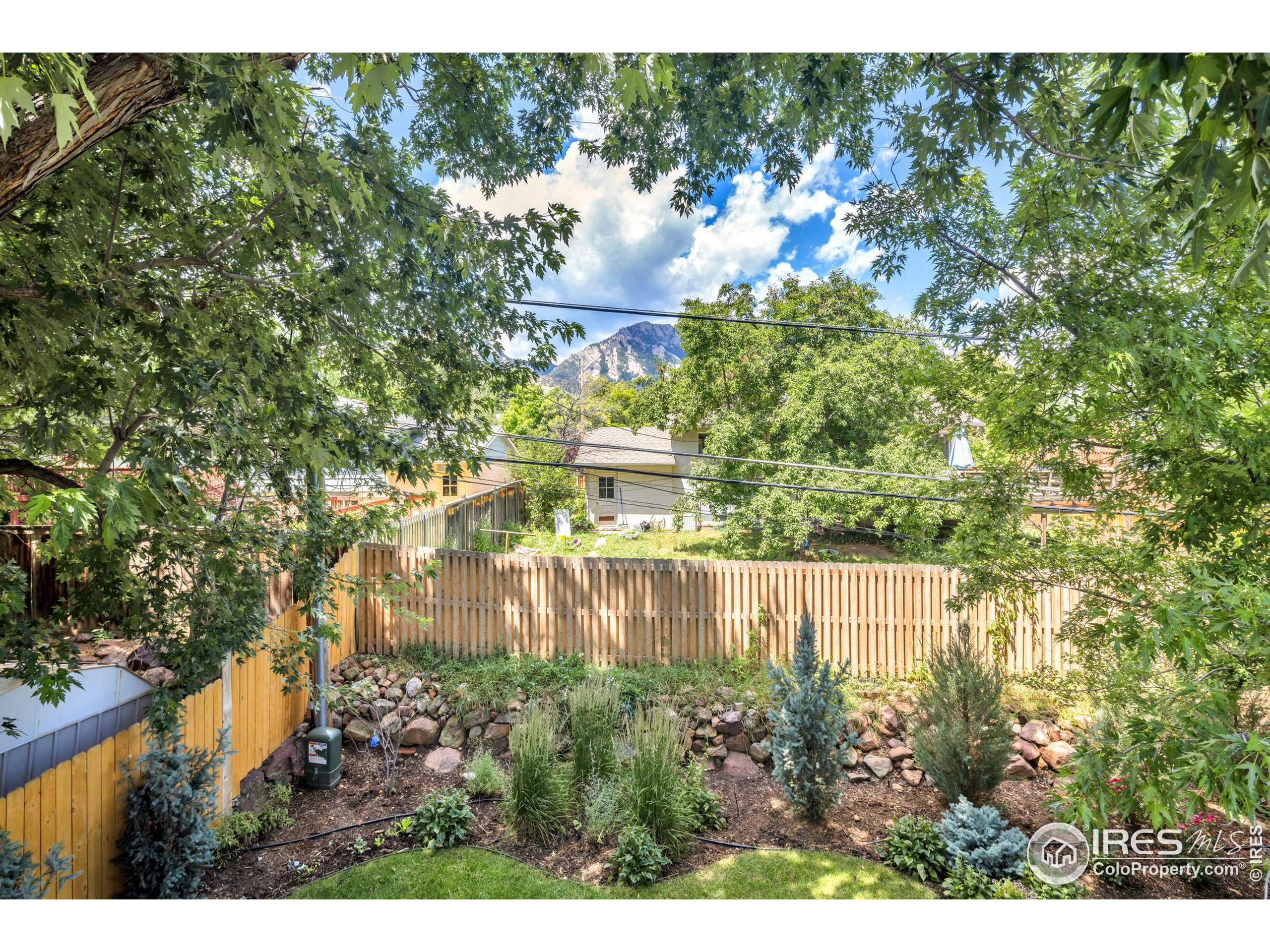1355 Ithaca Dr