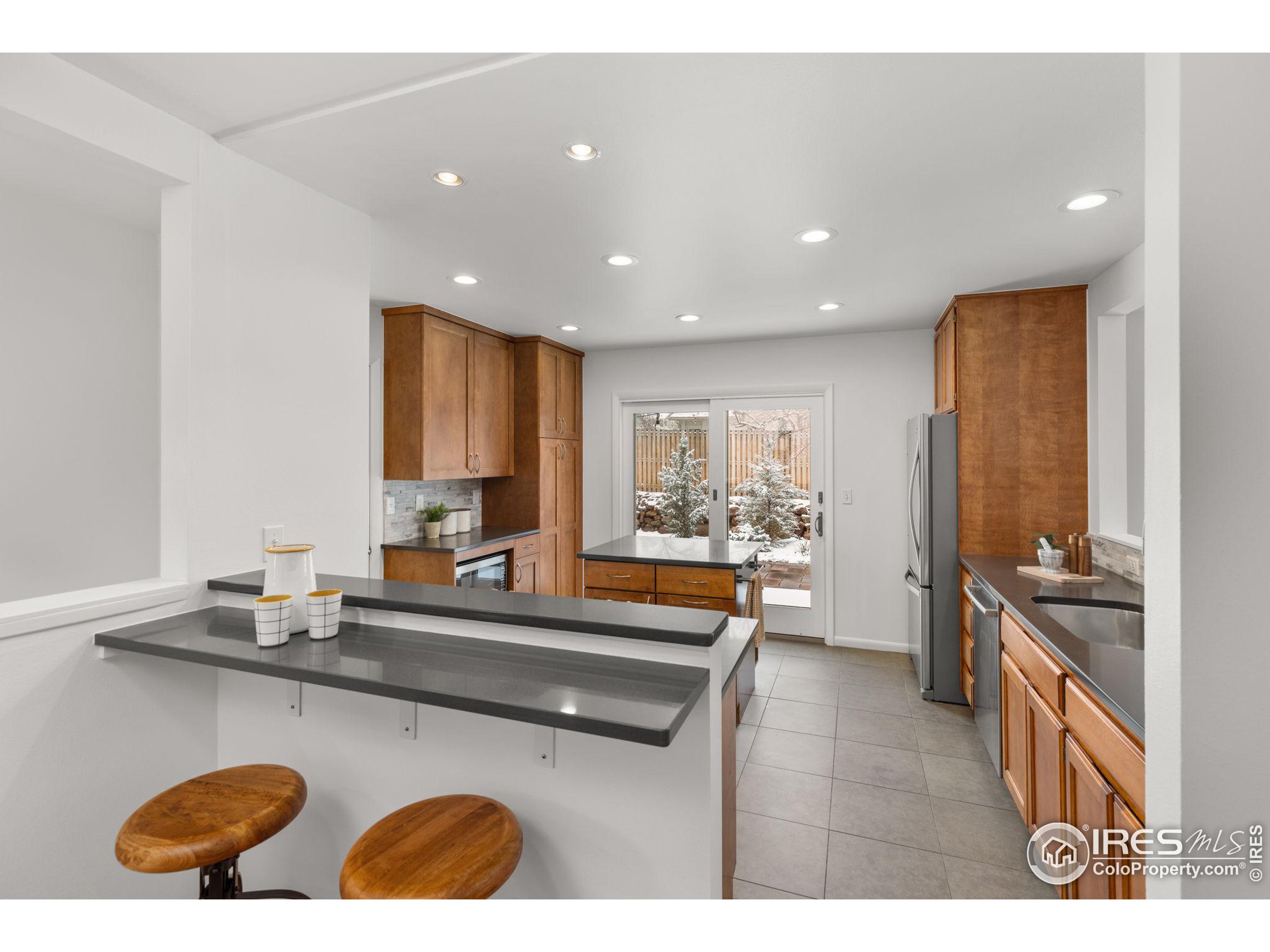 1355 Ithaca Dr