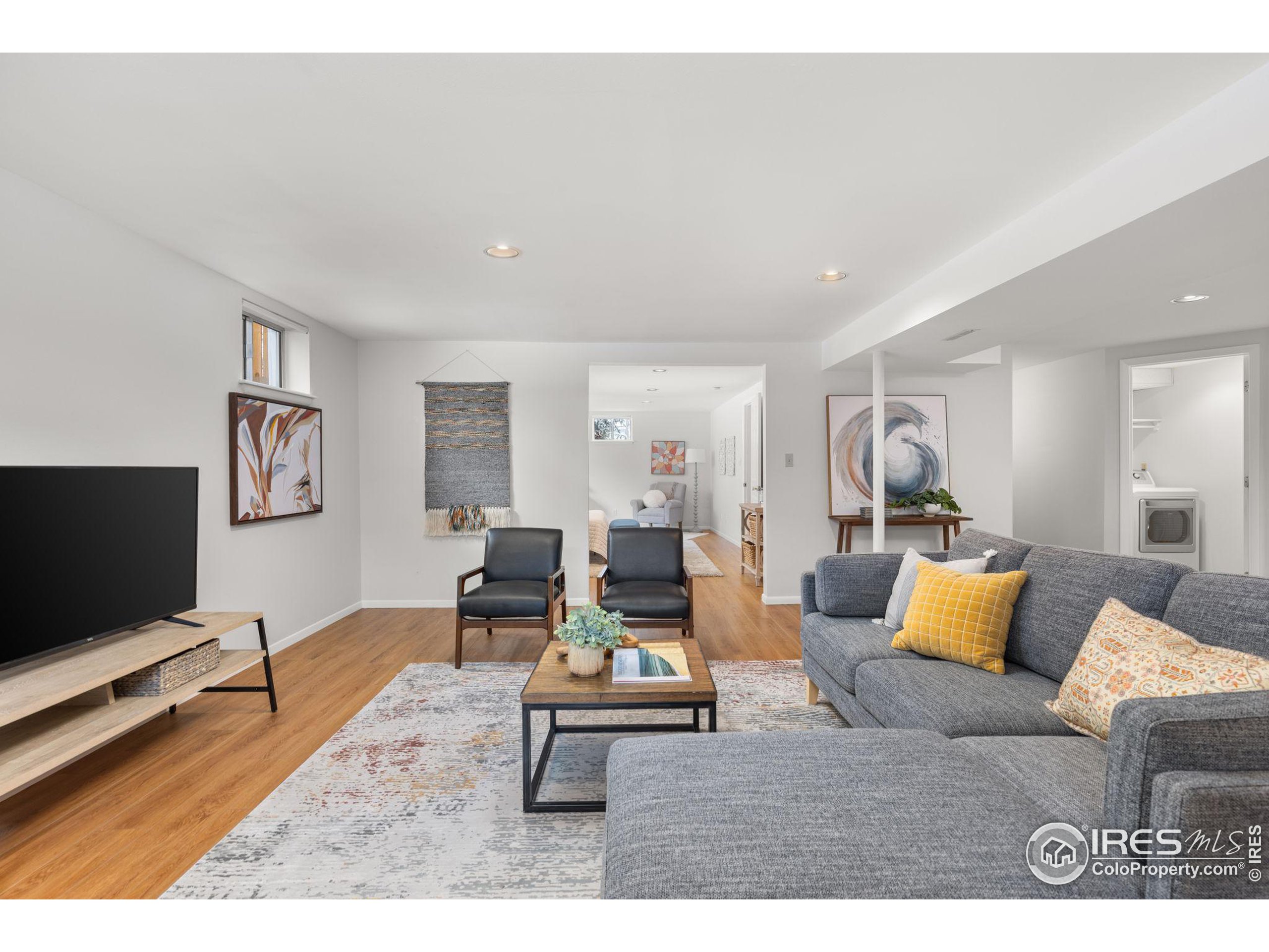 1355 Ithaca Dr