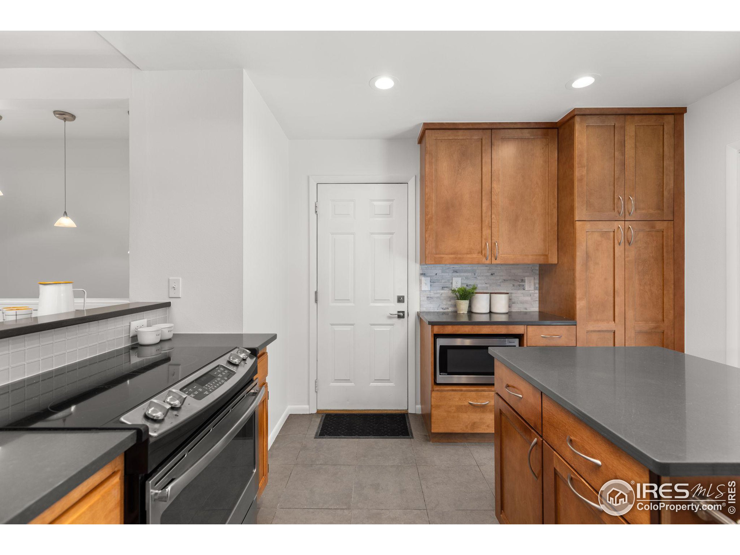 1355 Ithaca Dr