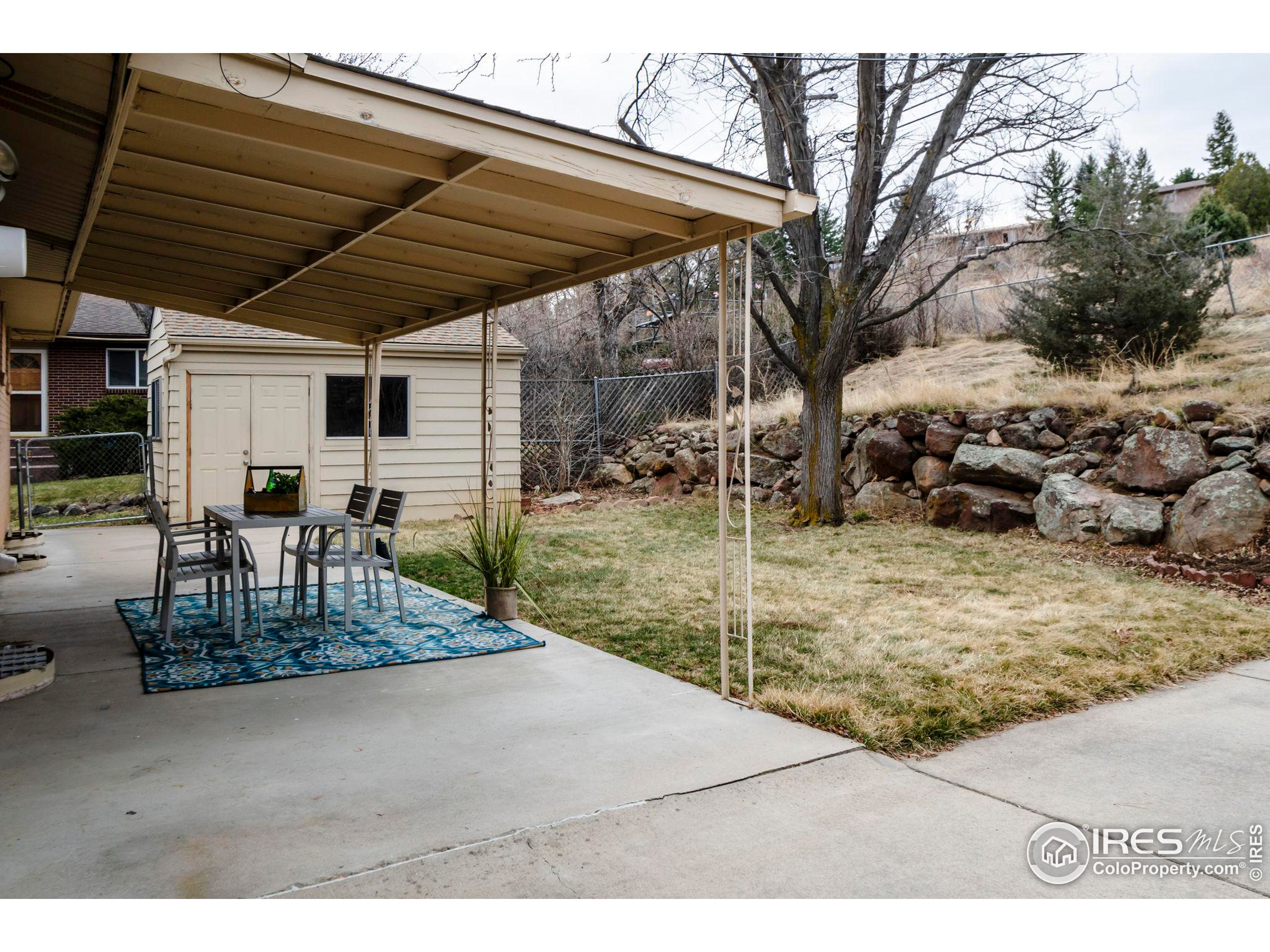 2900 Dover Dr