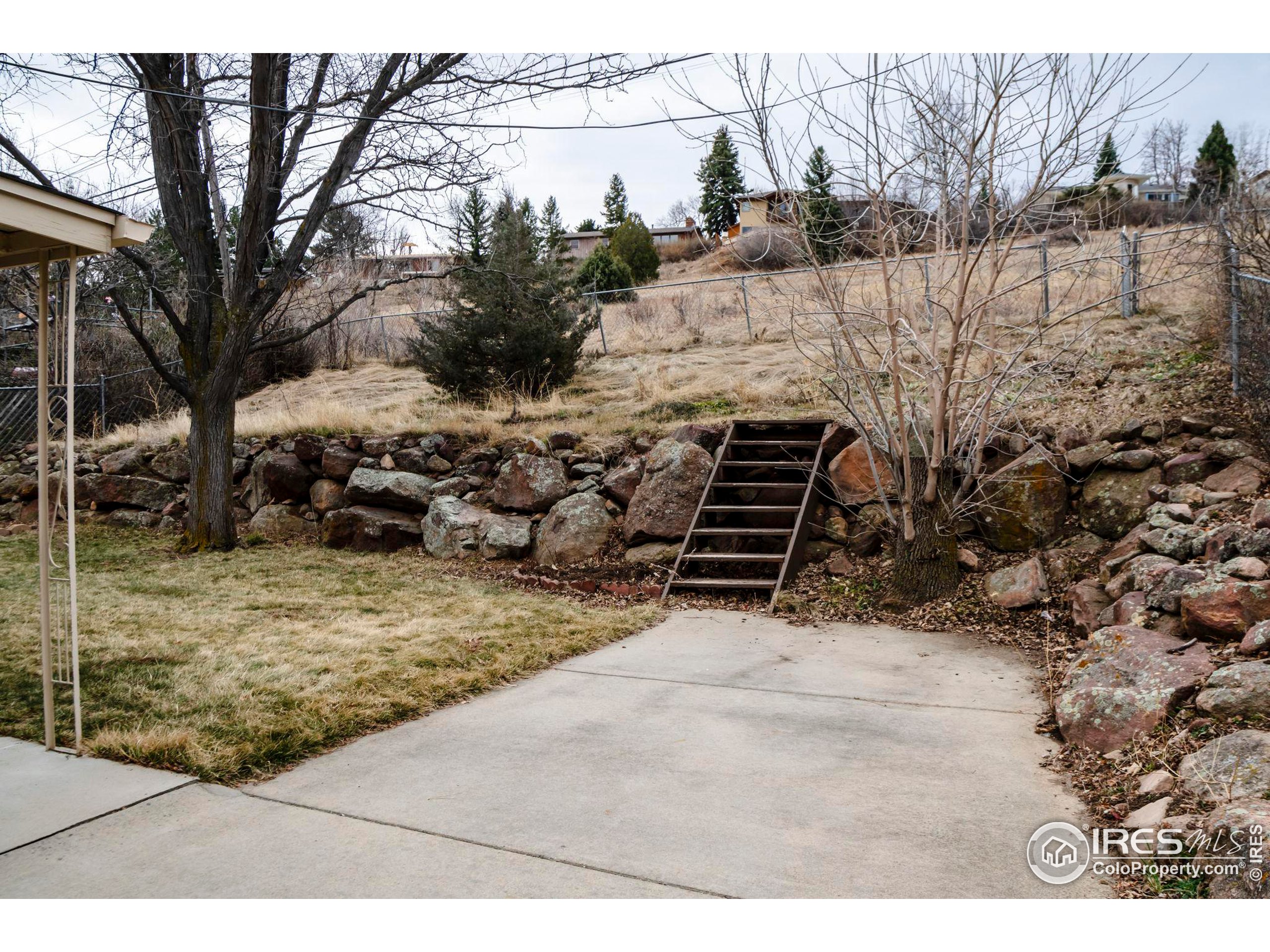 2900 Dover Dr