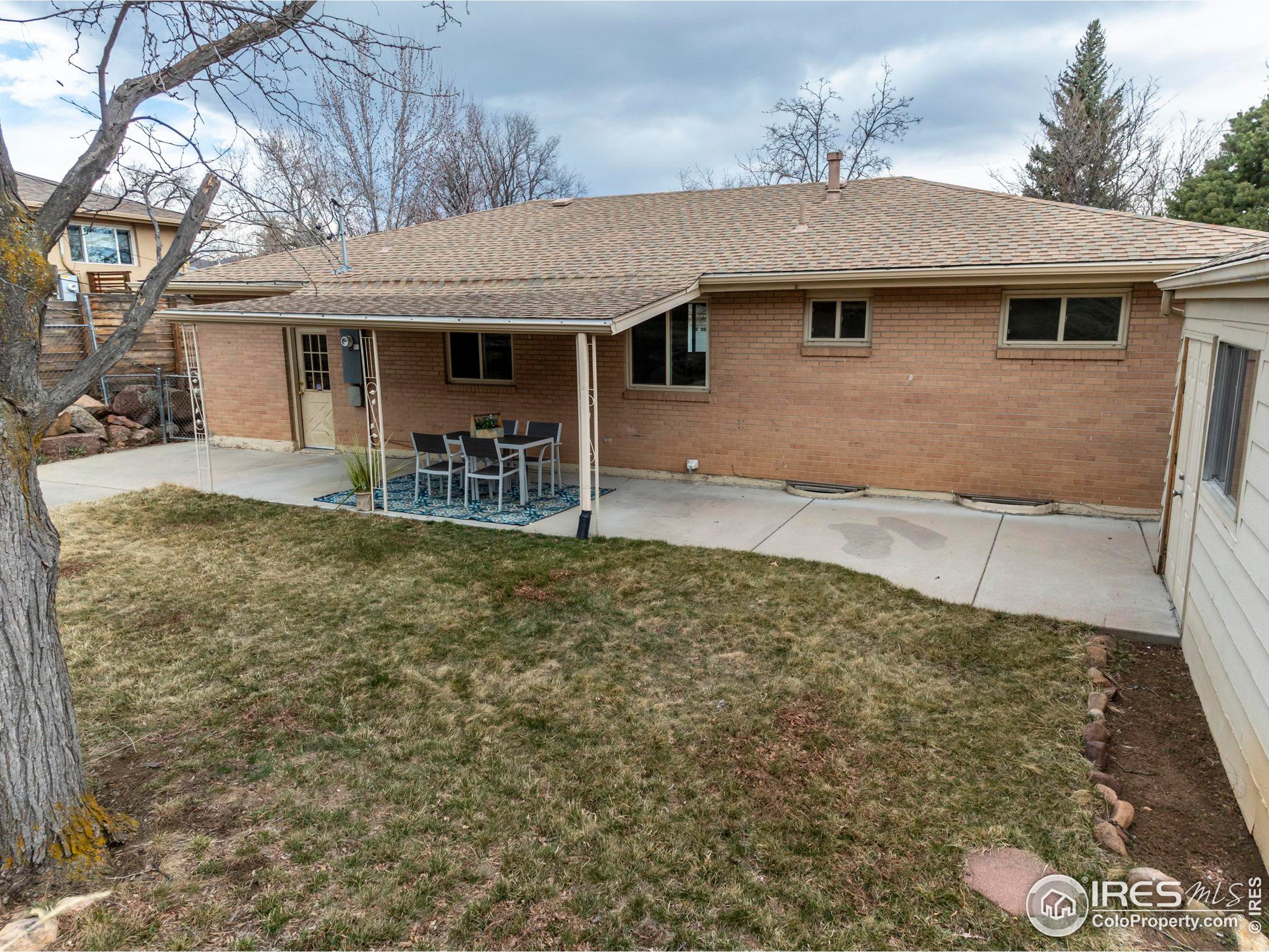 2900 Dover Dr