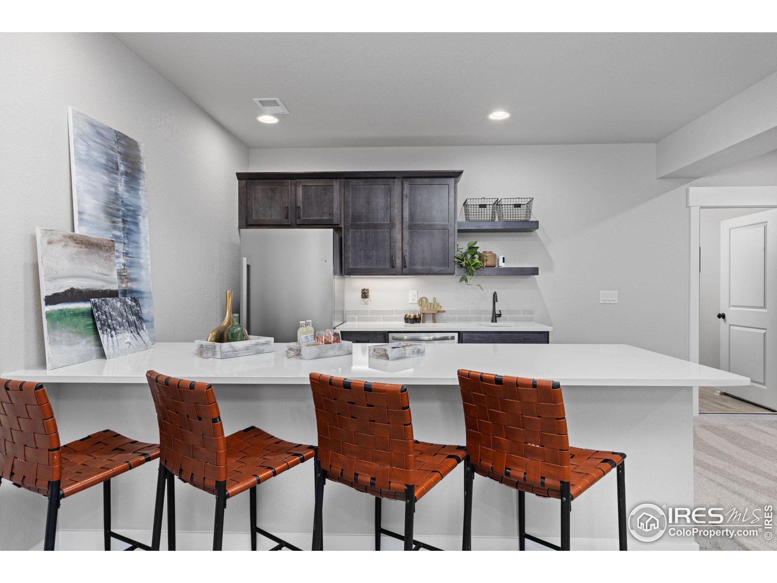 8455 Annapolis Dr