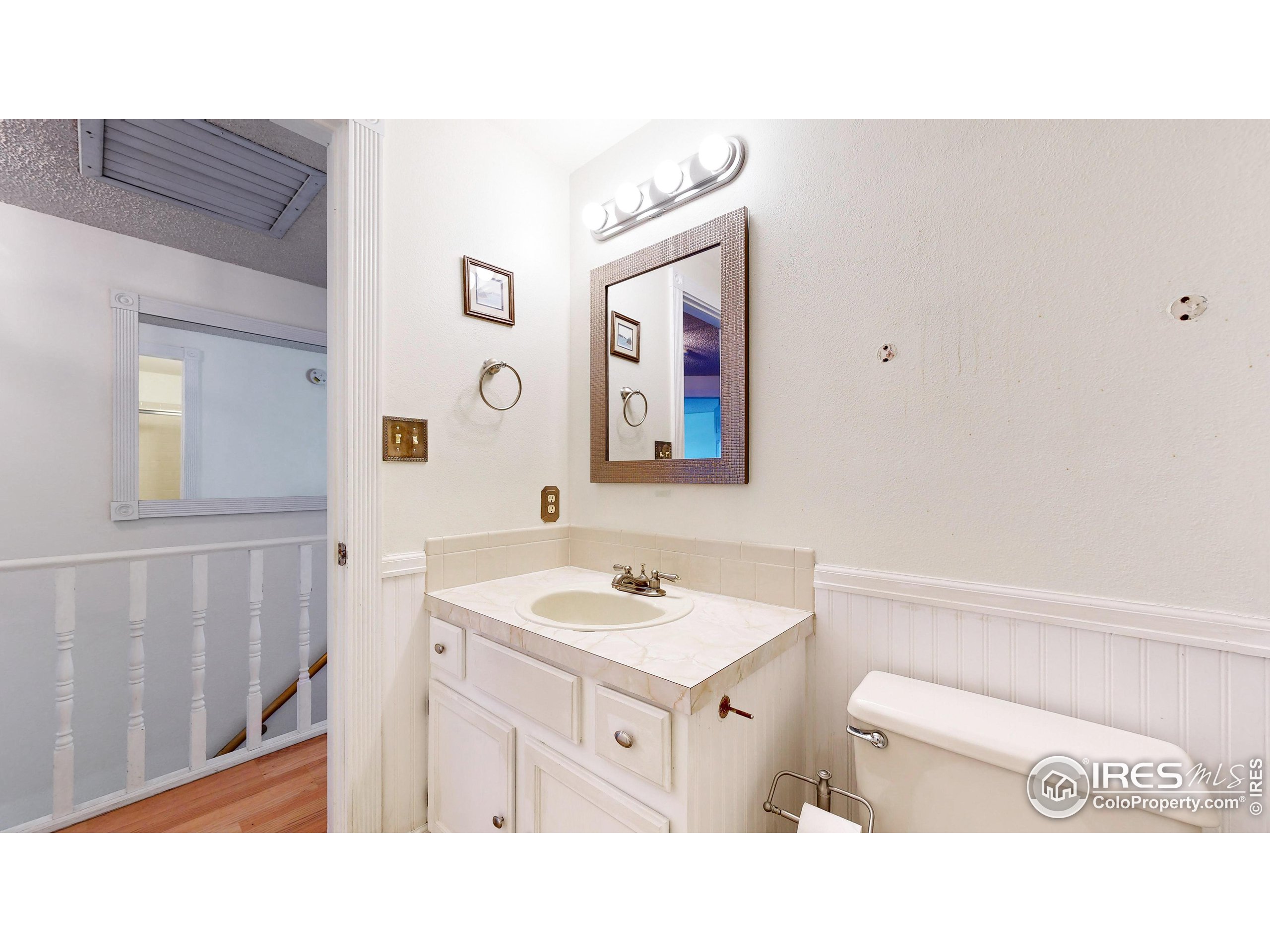 367 Hawthorn Dr