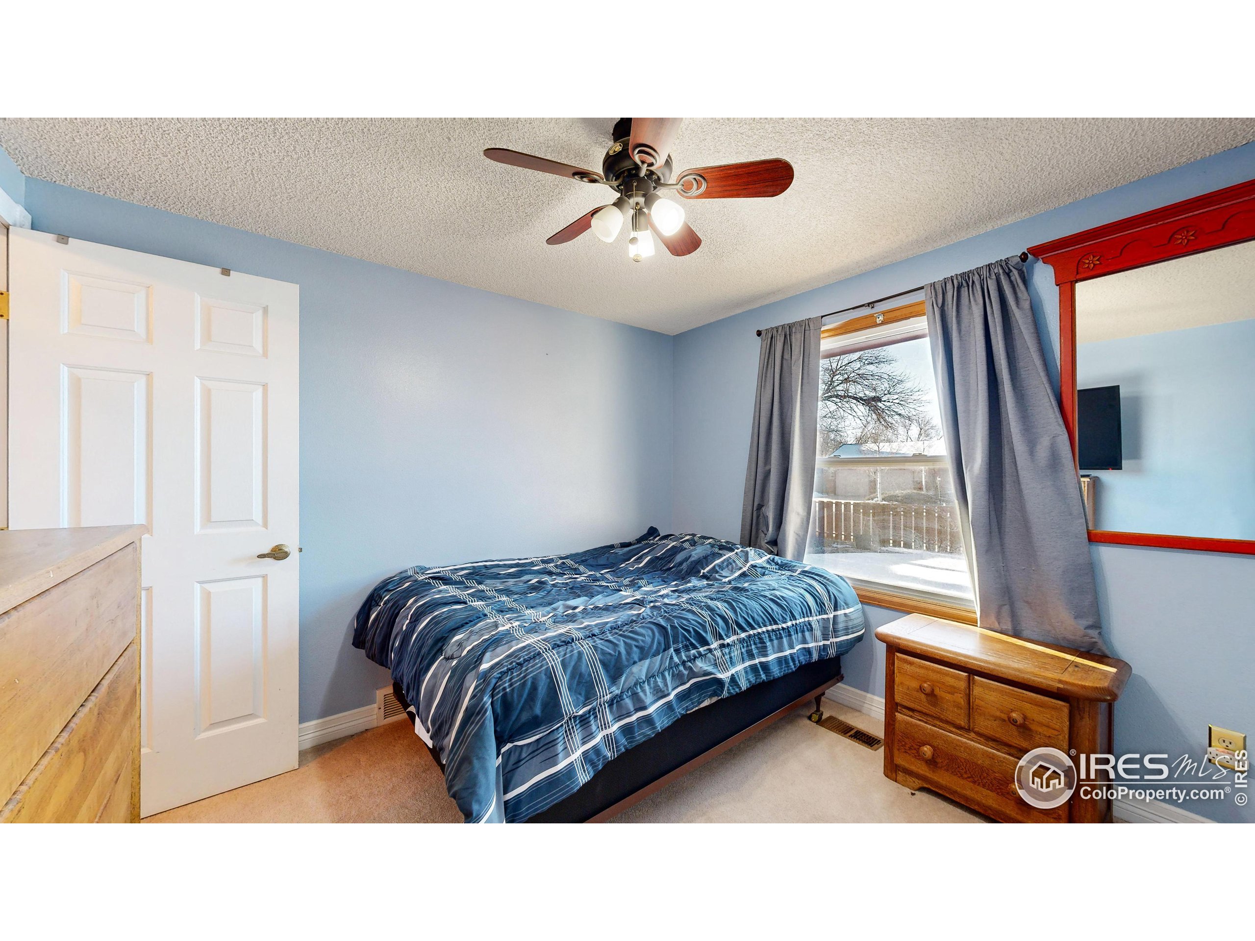 367 Hawthorn Dr