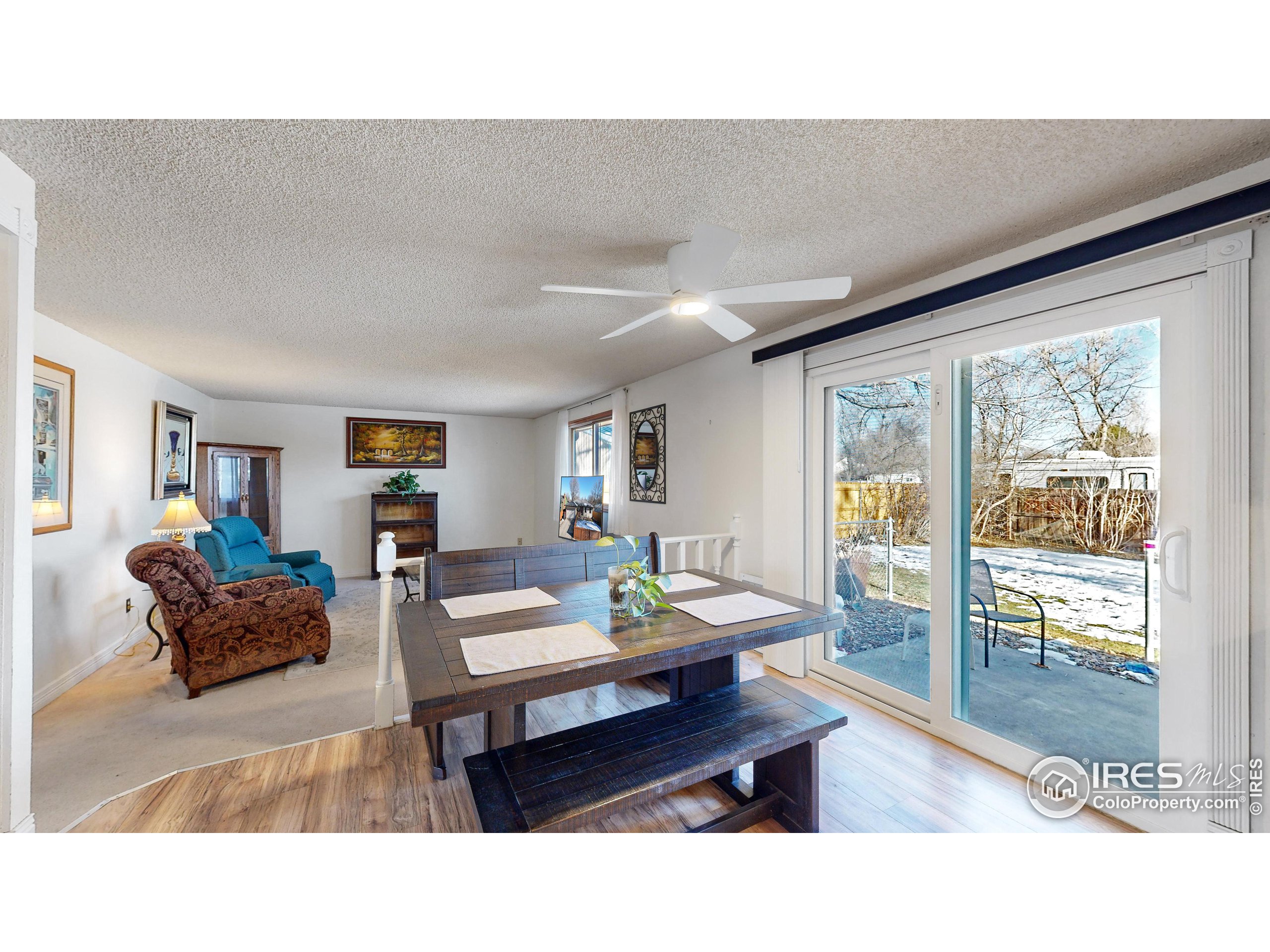 367 Hawthorn Dr