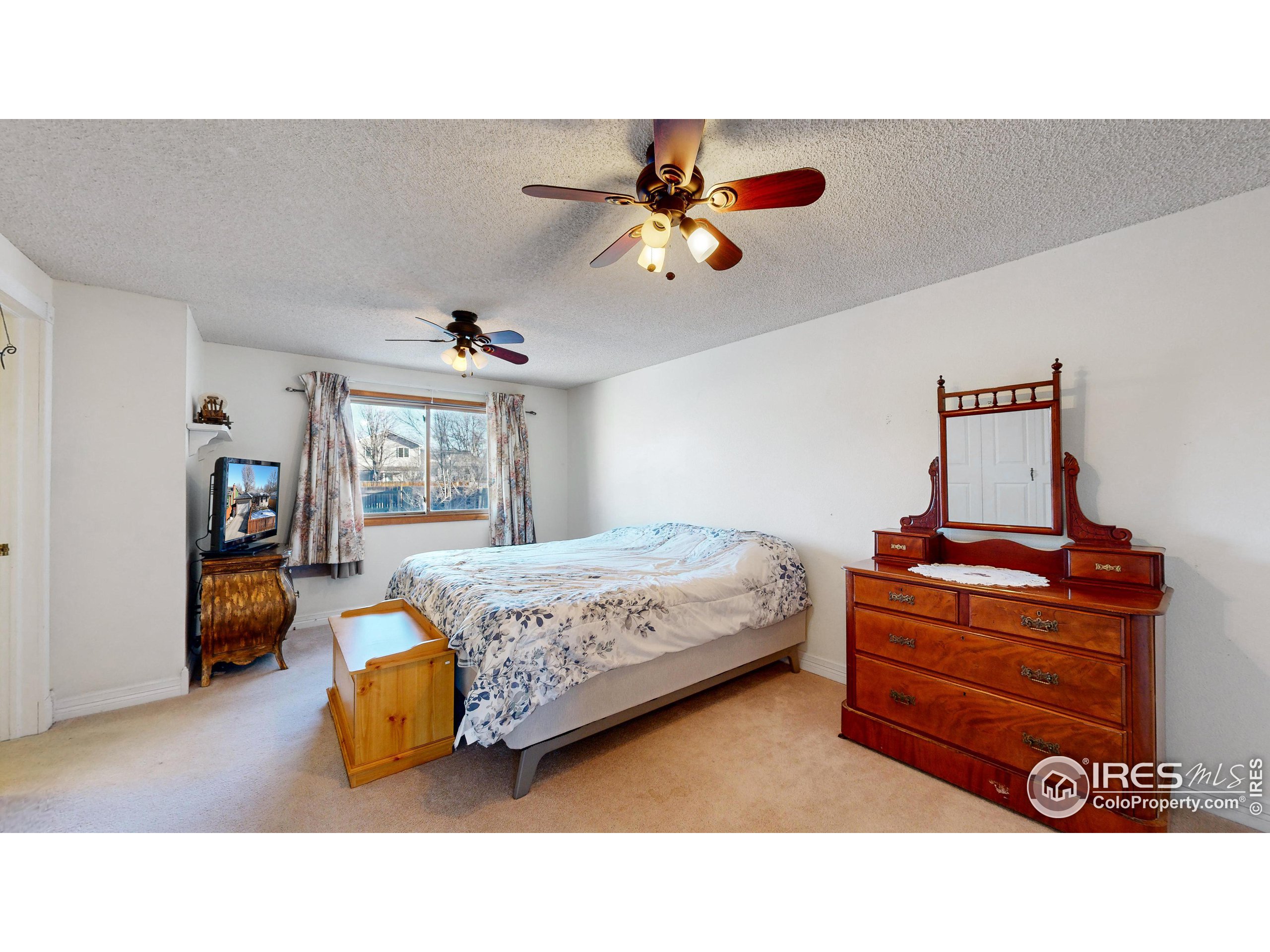 367 Hawthorn Dr