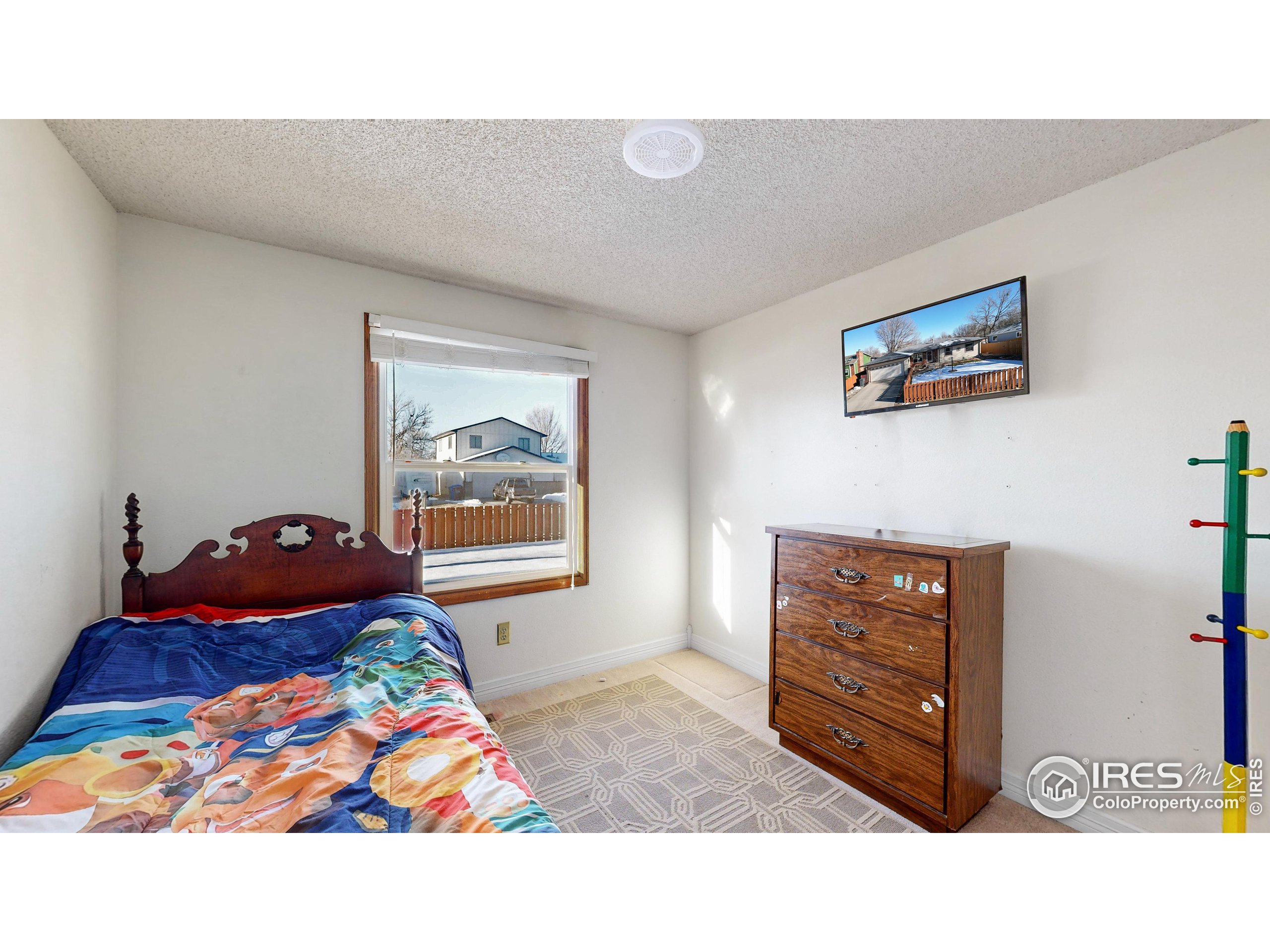367 Hawthorn Dr