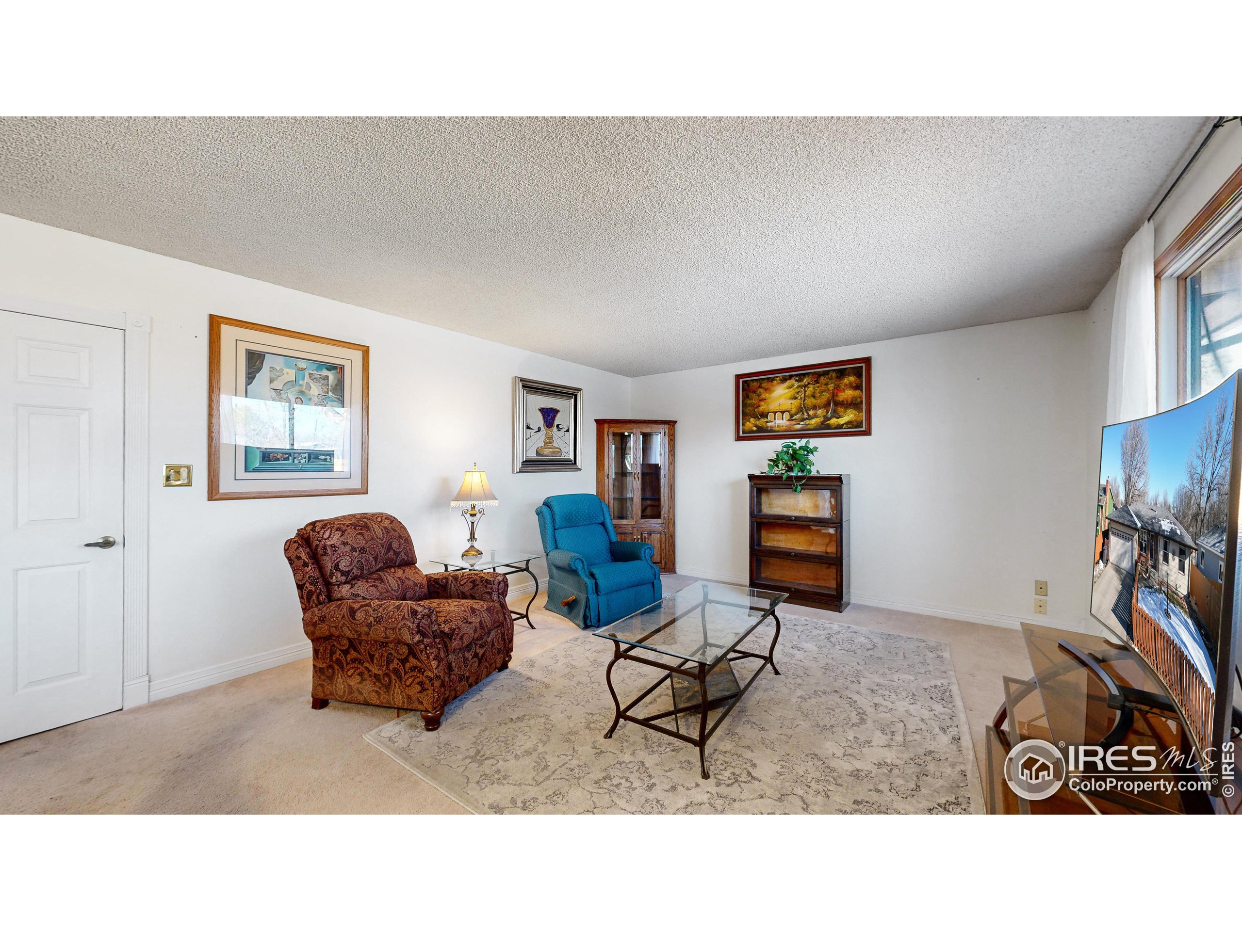 367 Hawthorn Dr