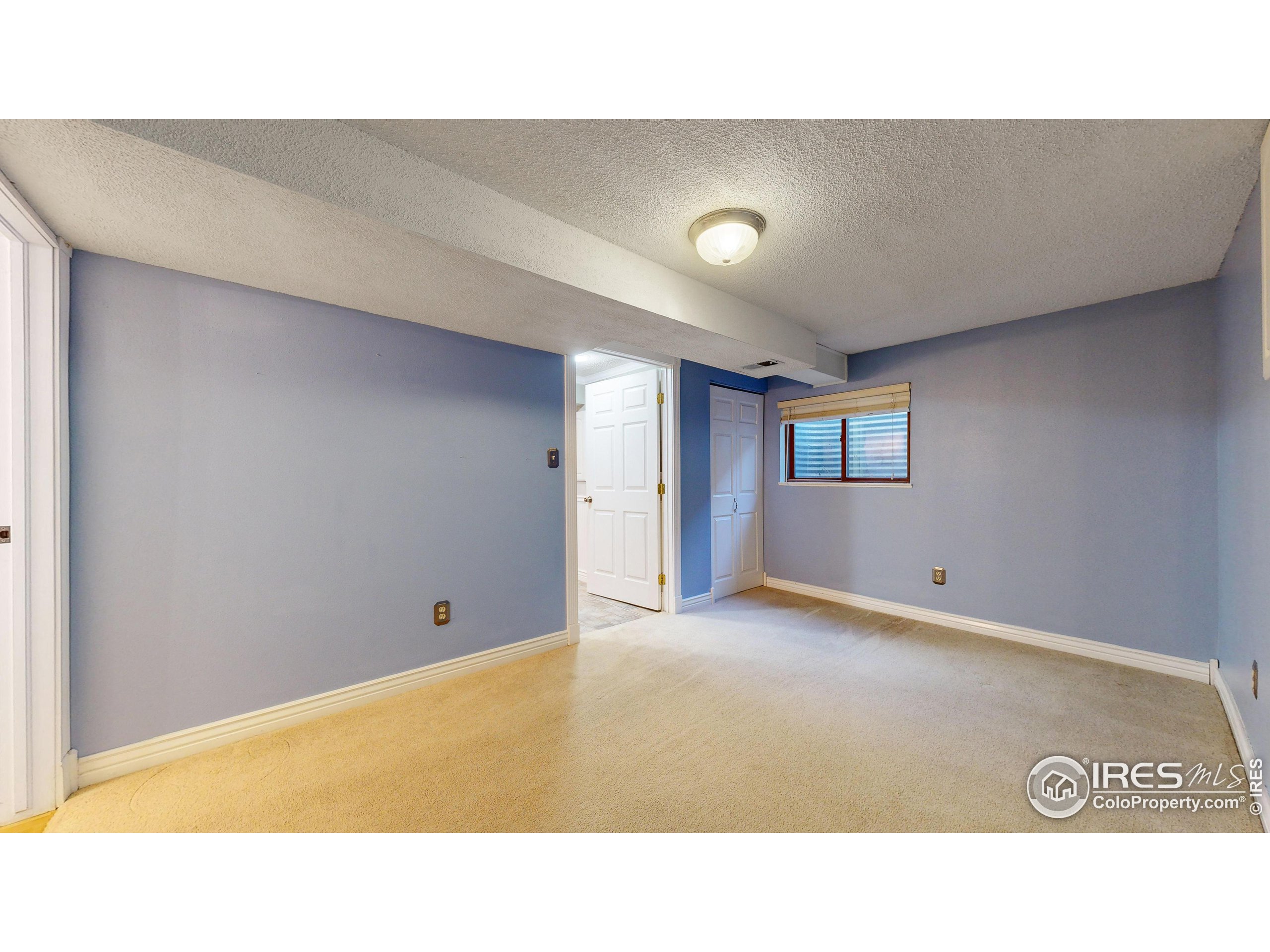 367 Hawthorn Dr