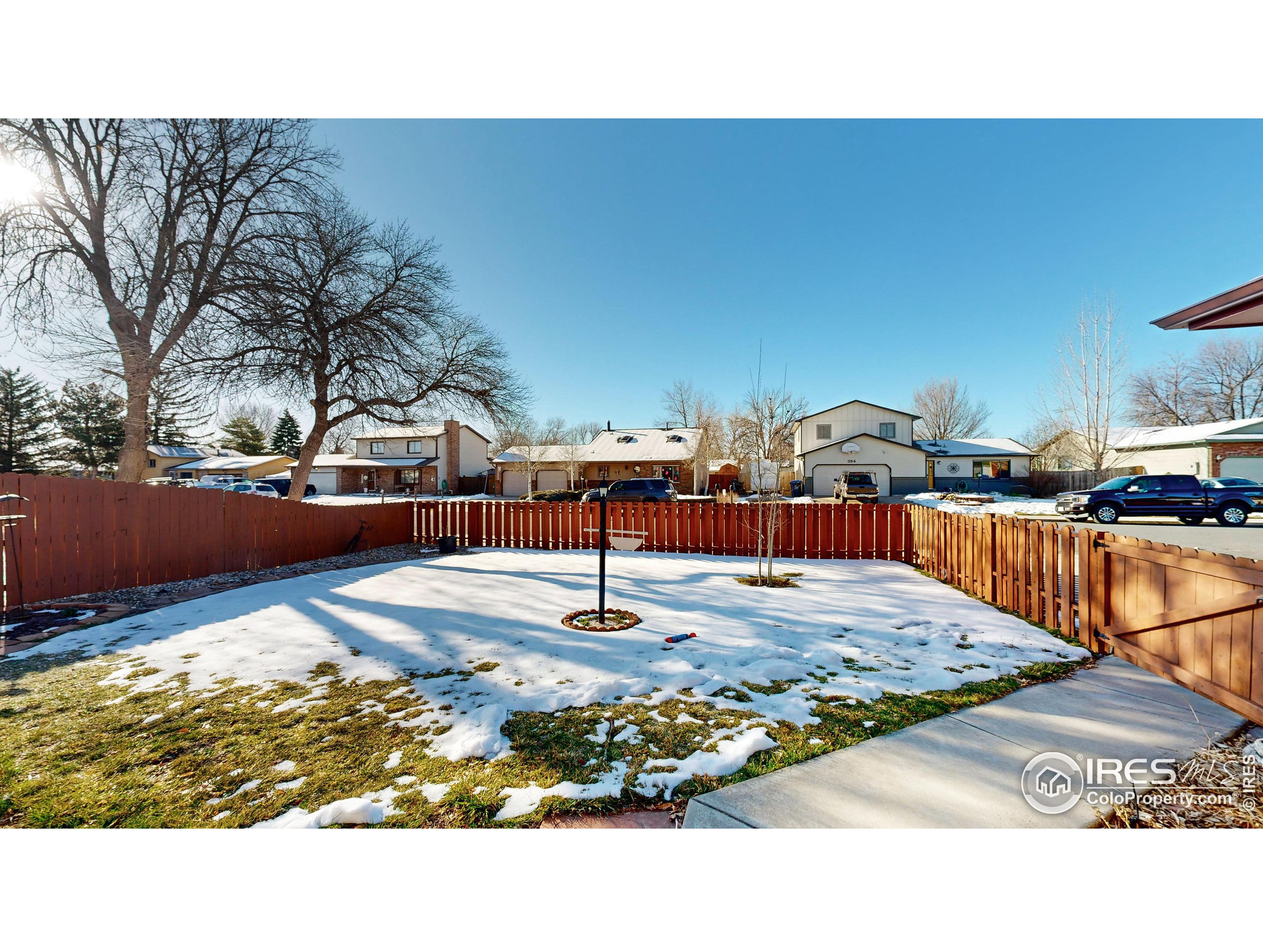 367 Hawthorn Dr