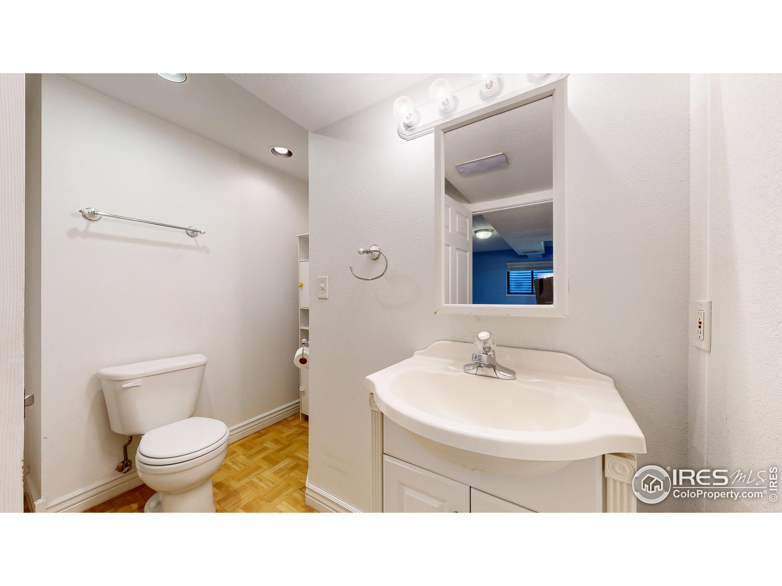 367 Hawthorn Dr