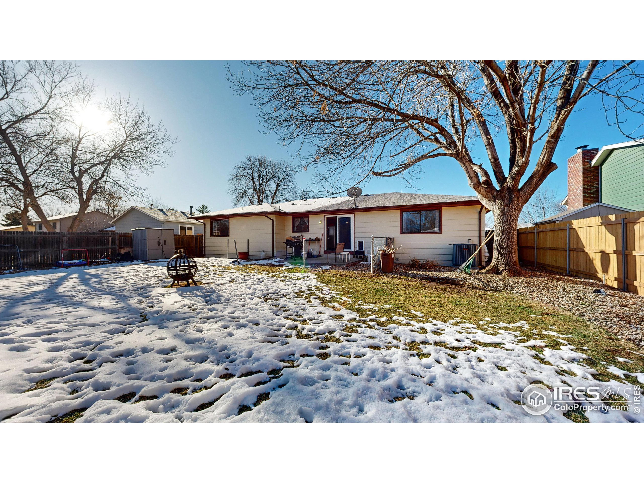 367 Hawthorn Dr