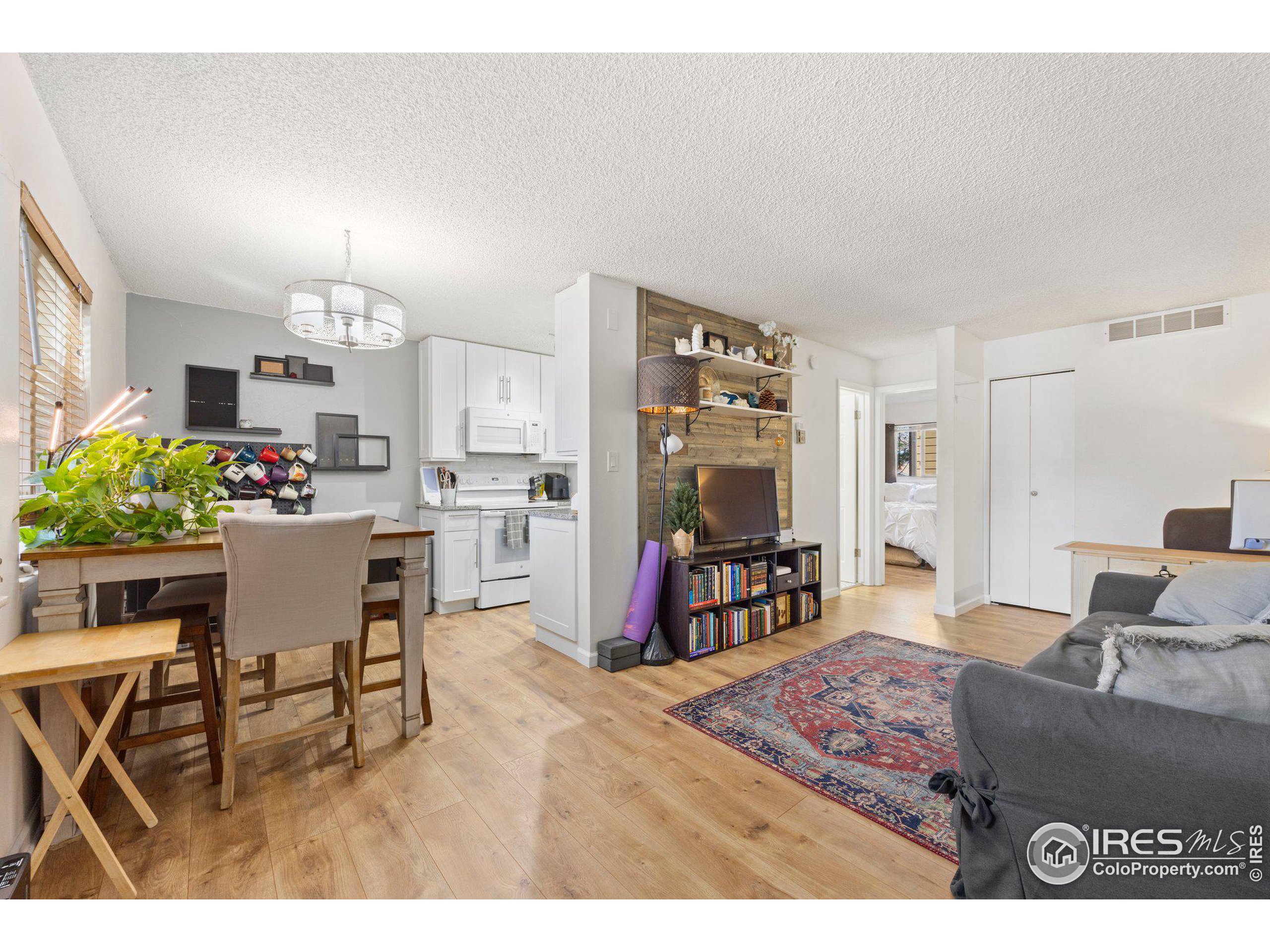 3383 Madison Ave W-227