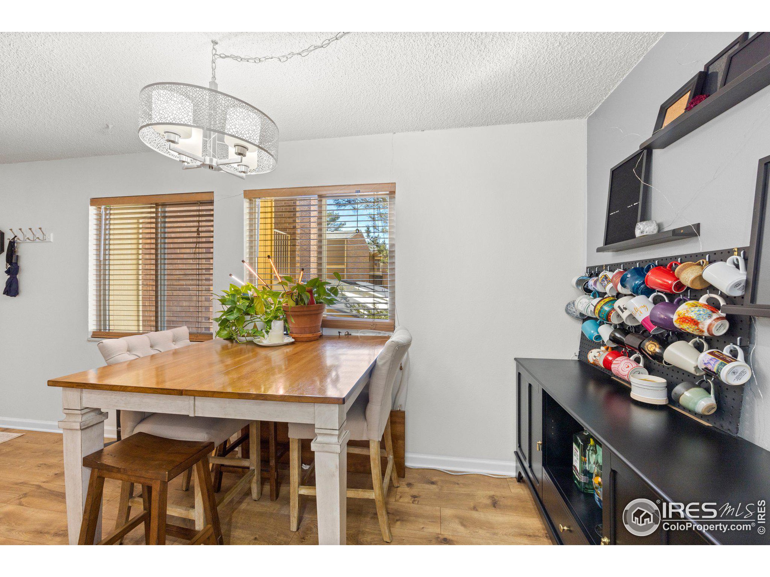 3383 Madison Ave W-227
