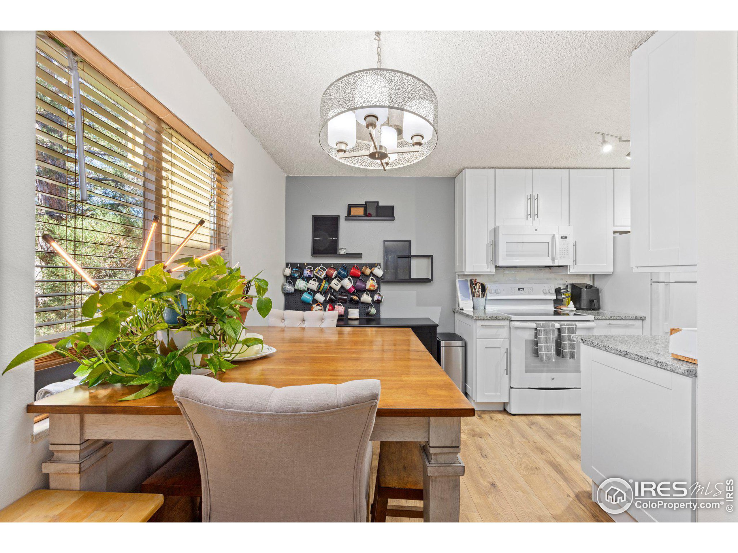 3383 Madison Ave W-227