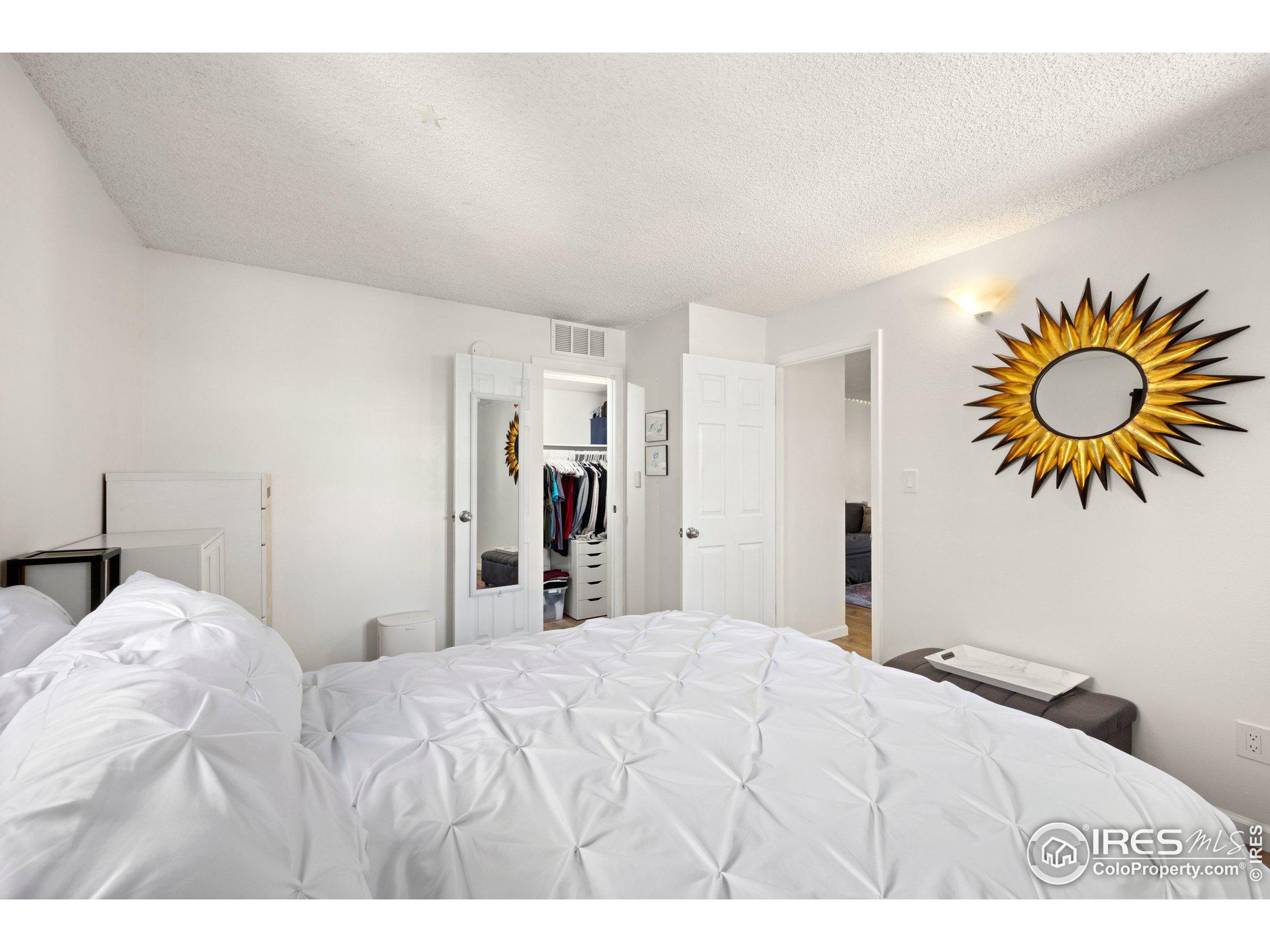 3383 Madison Ave W-227
