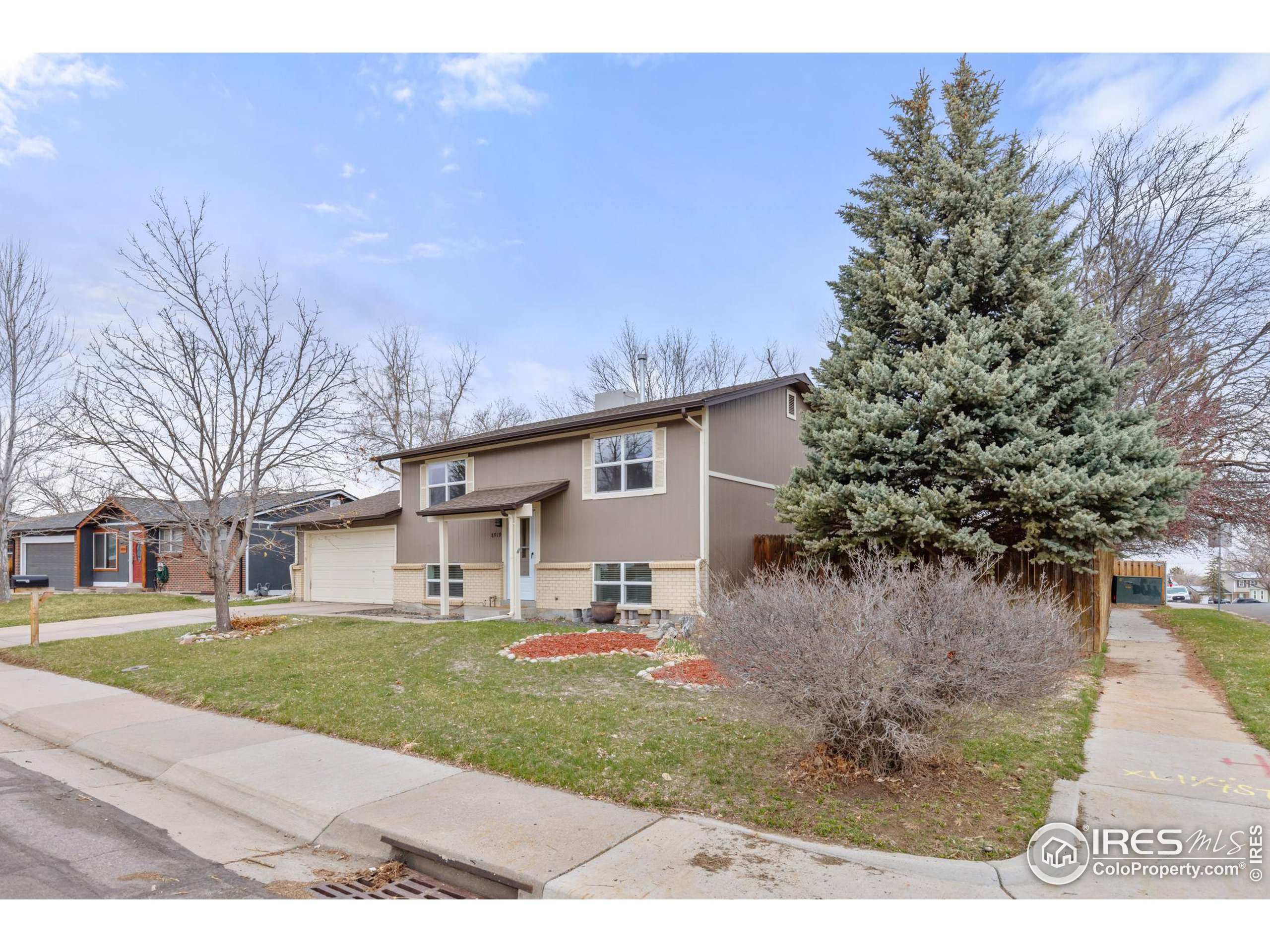 8919 W 91st Pl