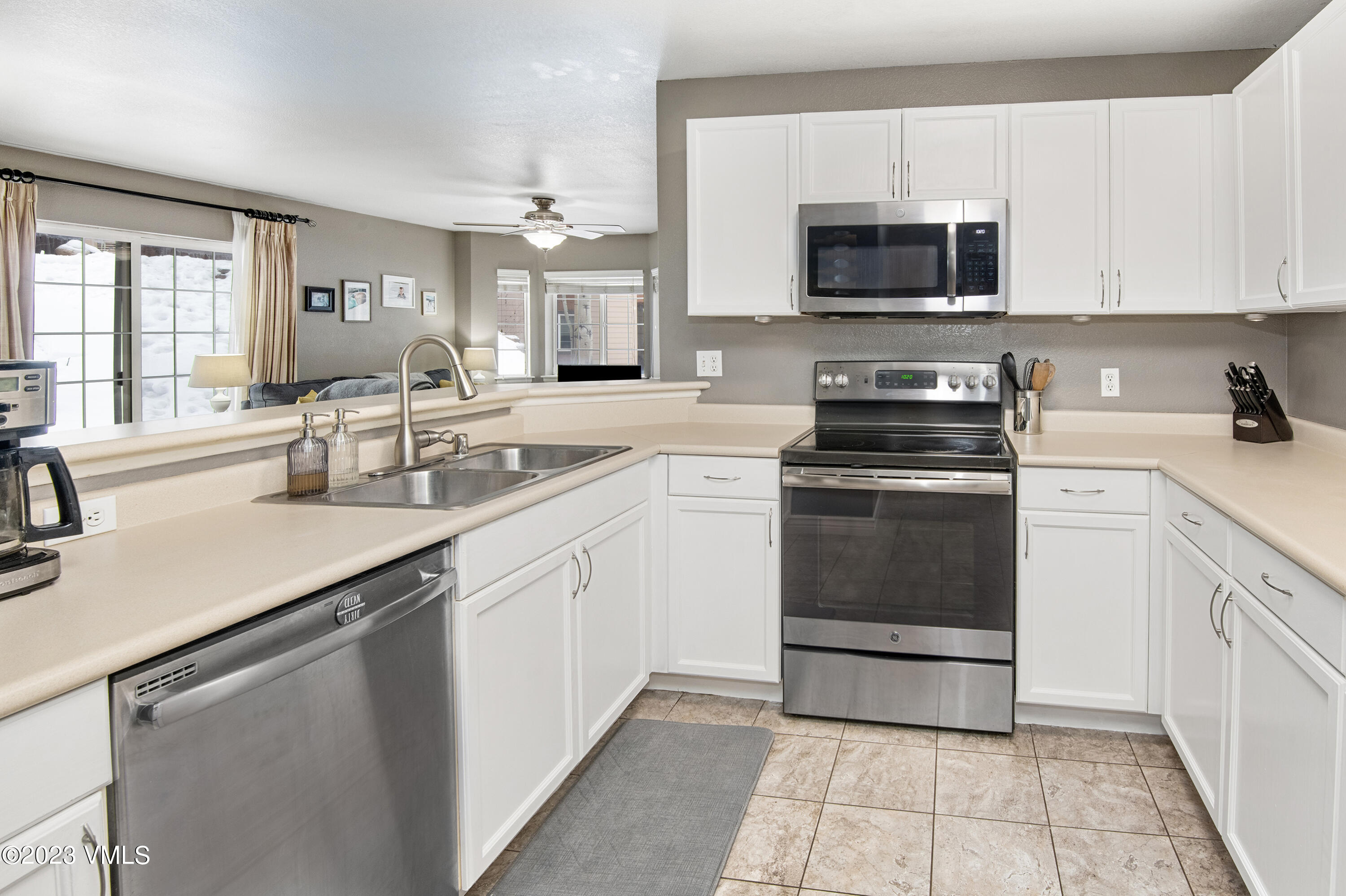 407 Crazy Horse Circle