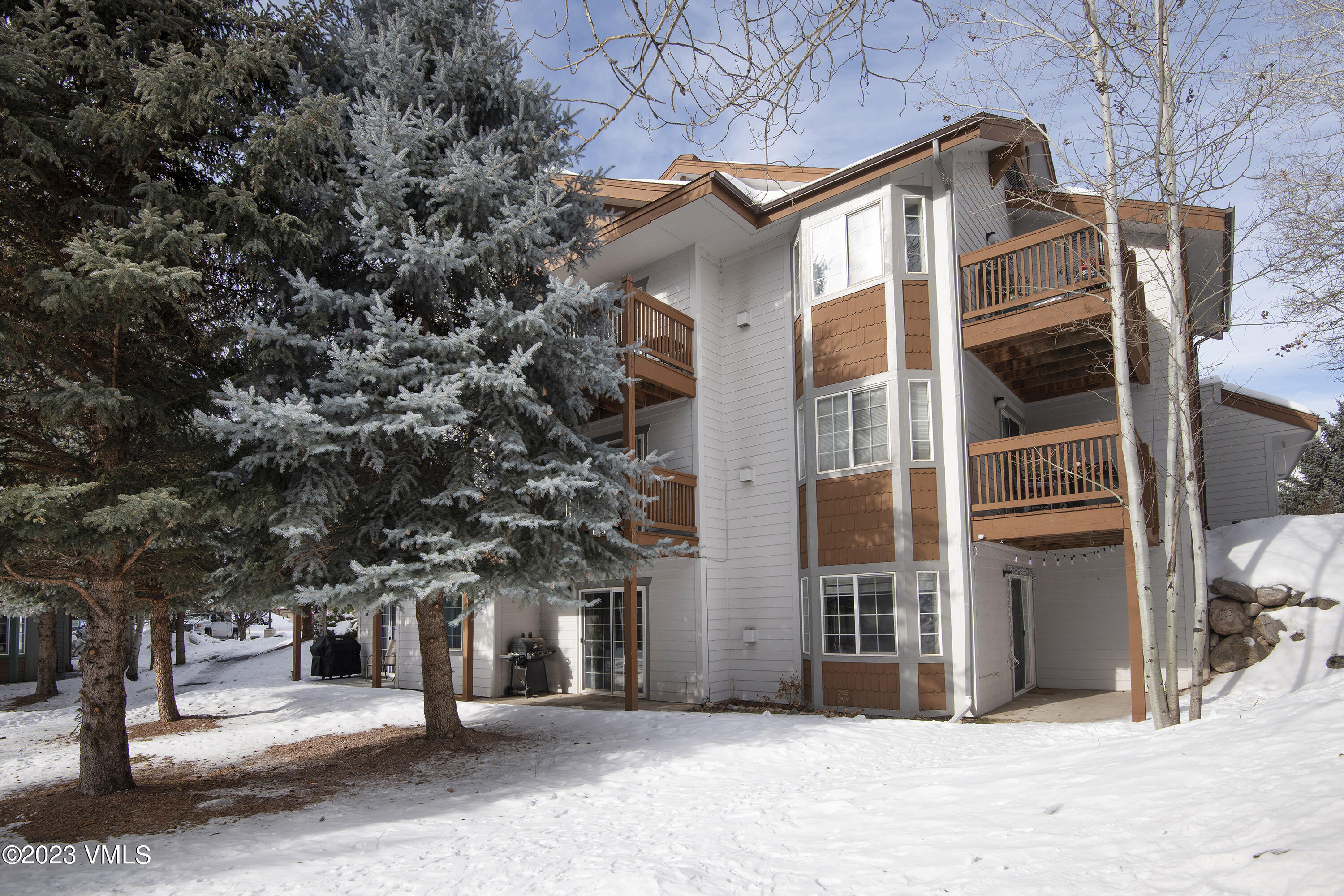 407 Crazy Horse Circle