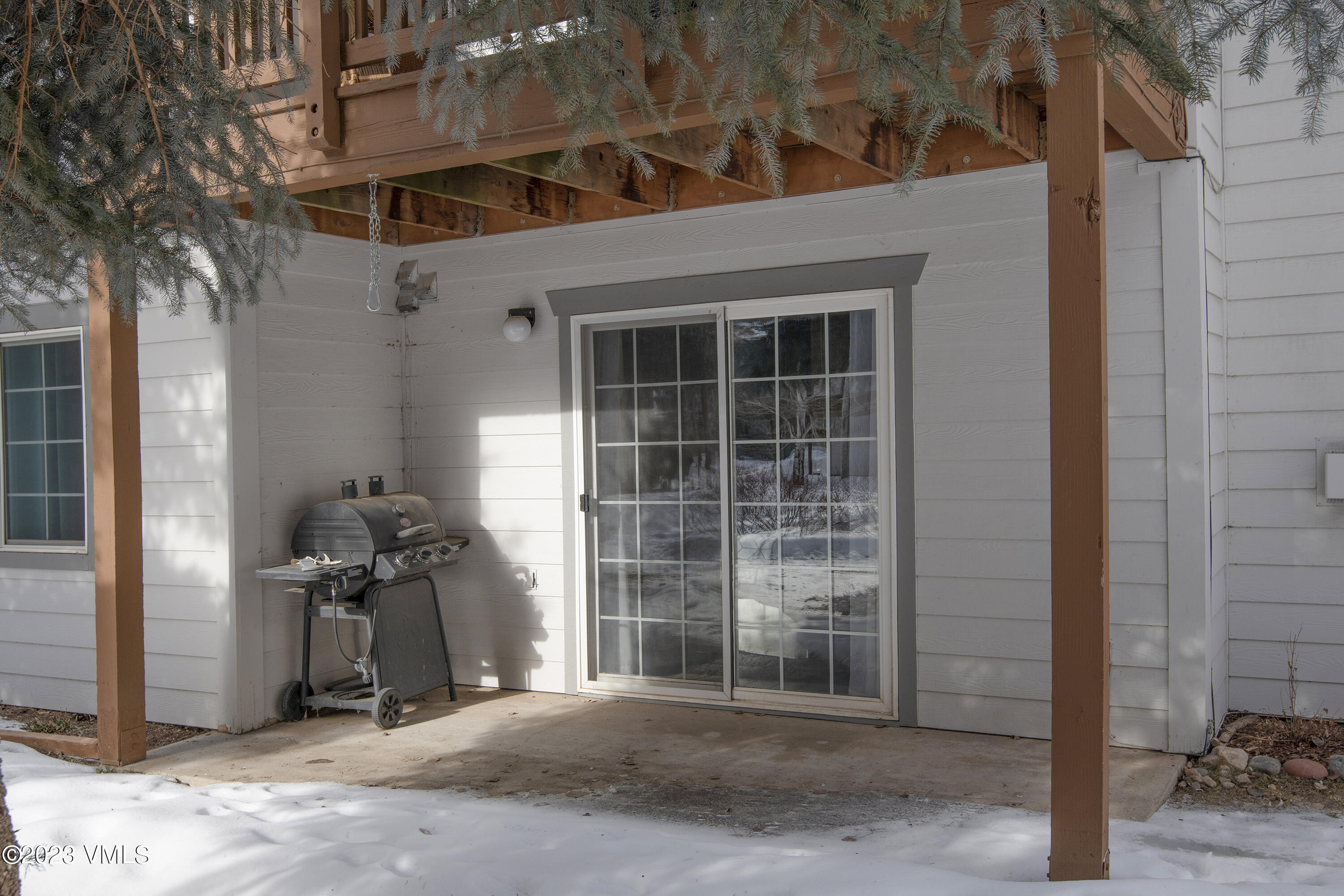 407 Crazy Horse Circle