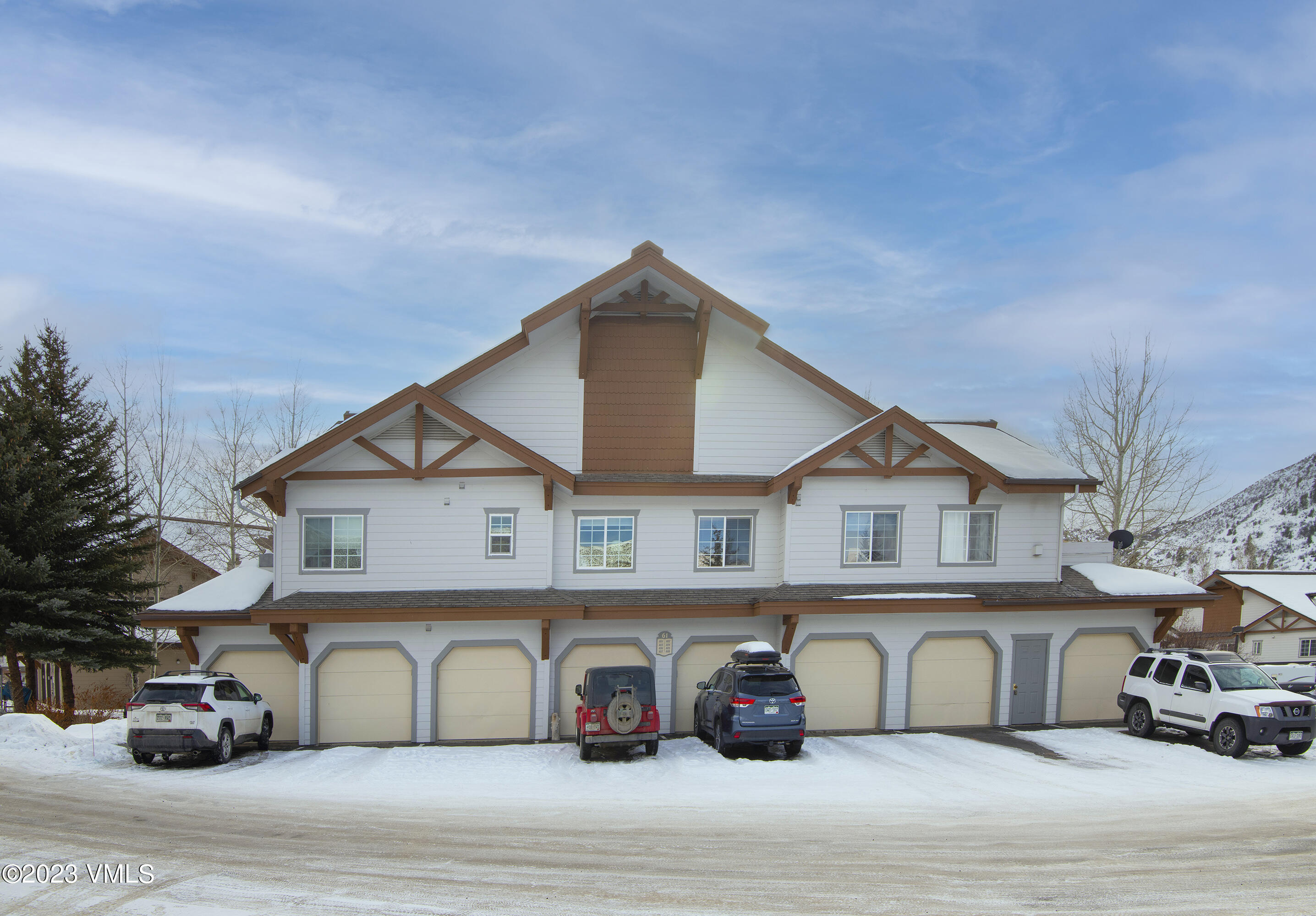 407 Crazy Horse Circle
