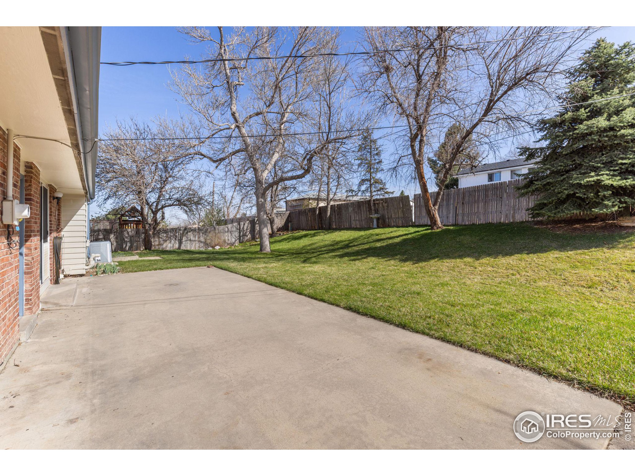 924 W 101st Pl