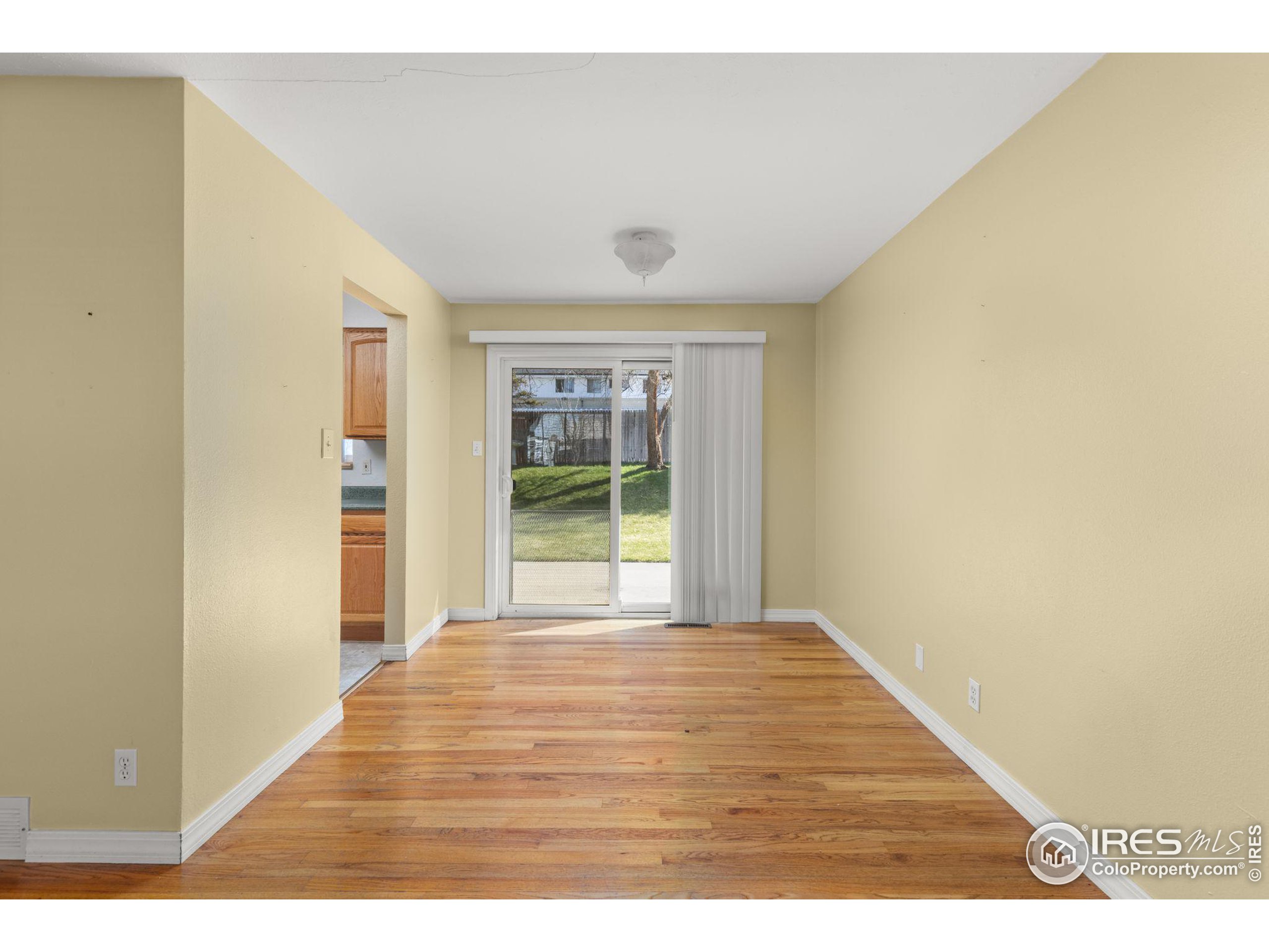 924 W 101st Pl
