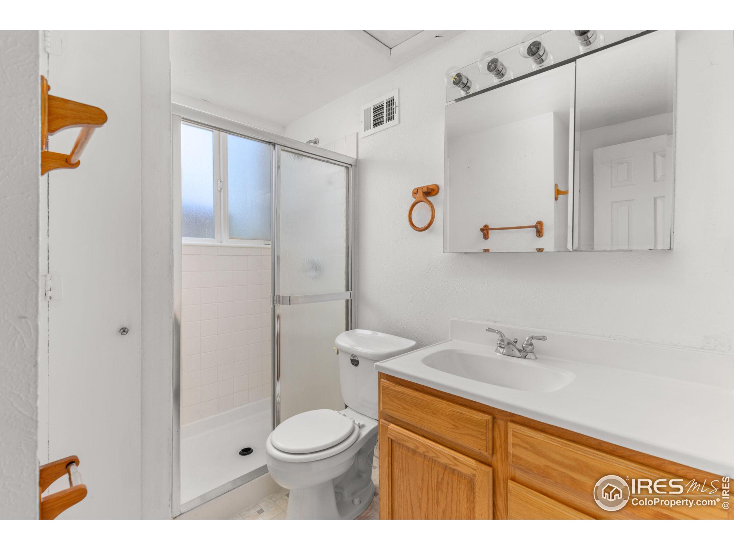 924 W 101st Pl