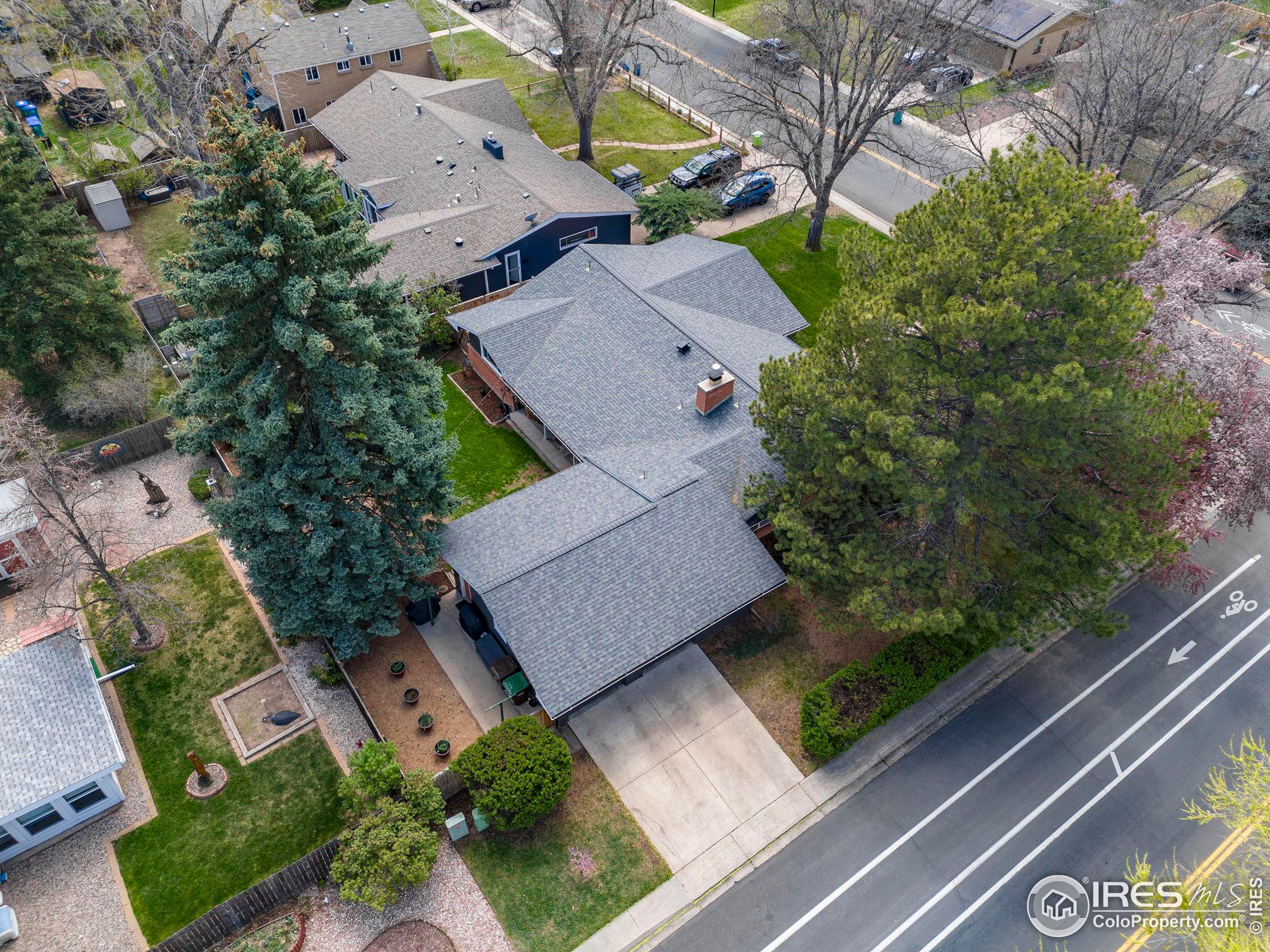 2300 Mathews St