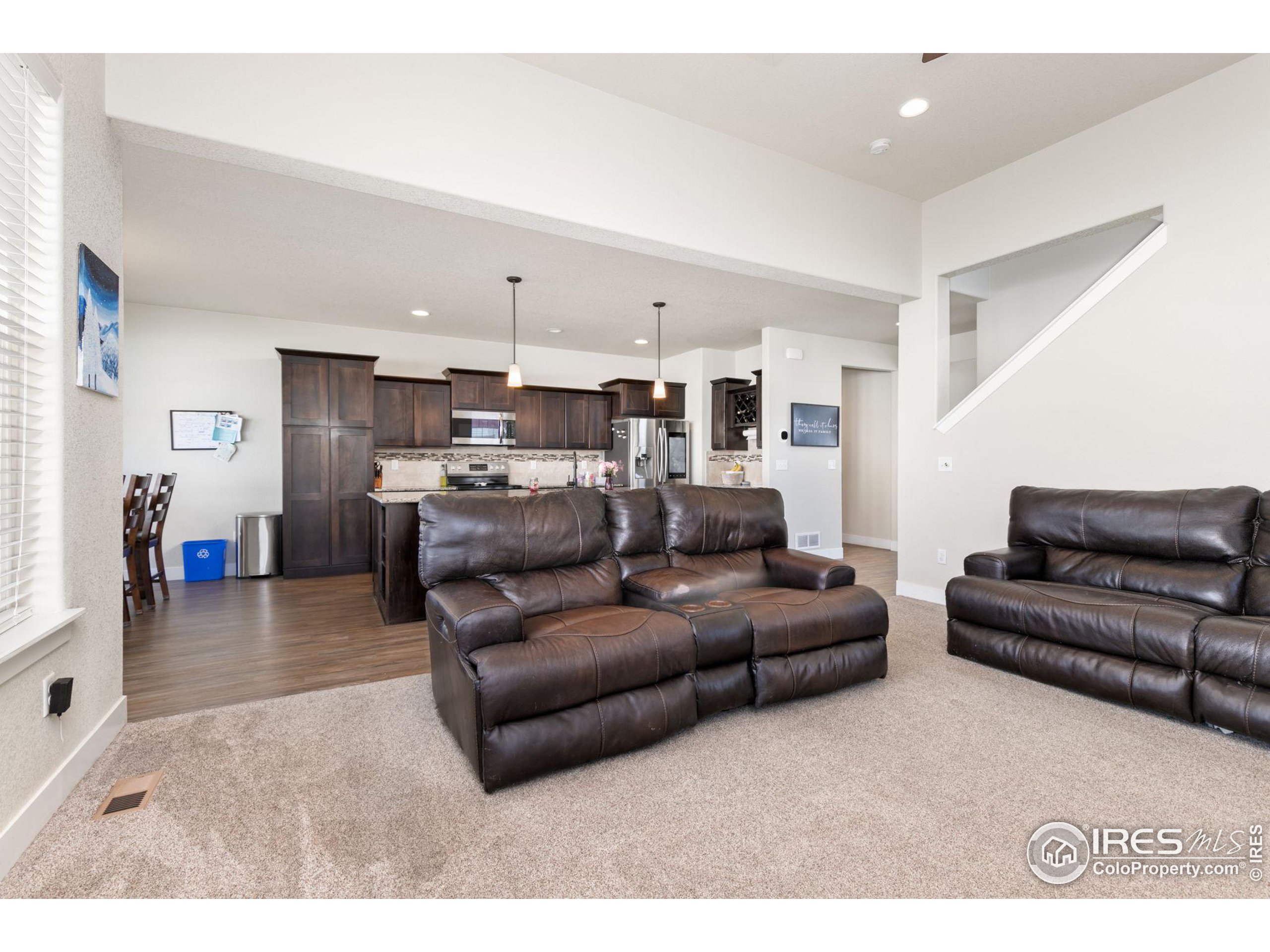 578 Ellingwood Pointe Dr