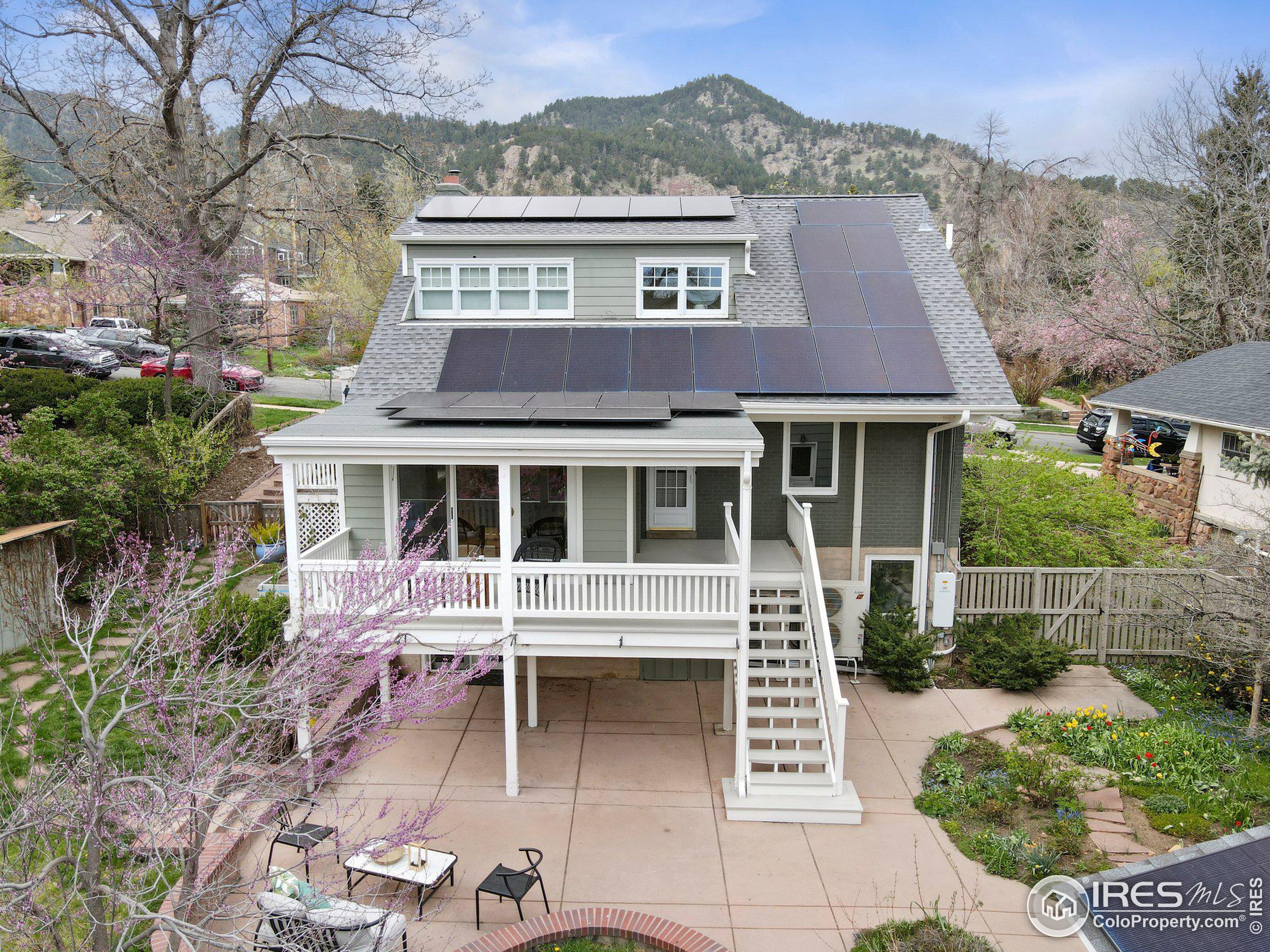 860 Grant Pl