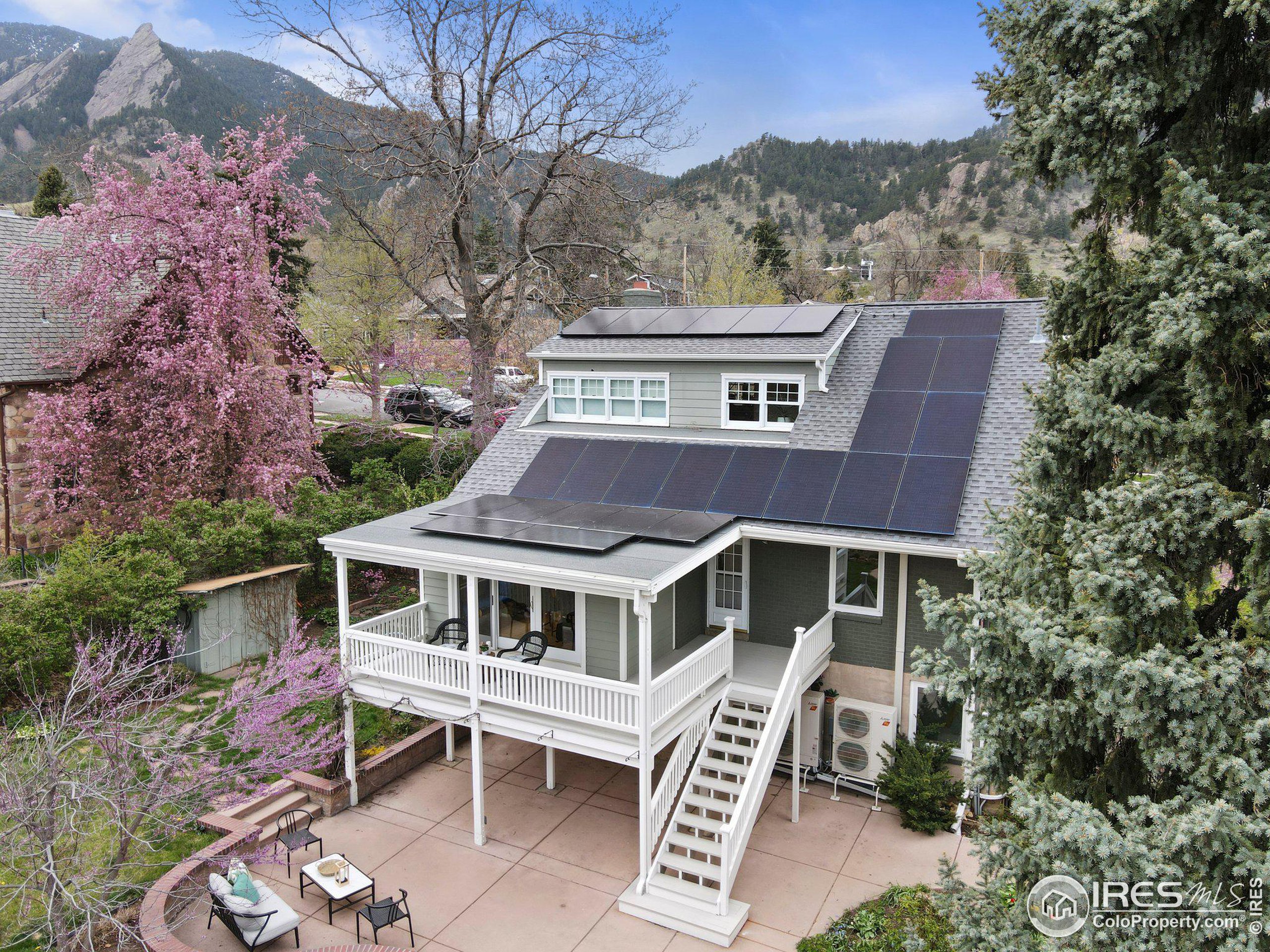 860 Grant Pl