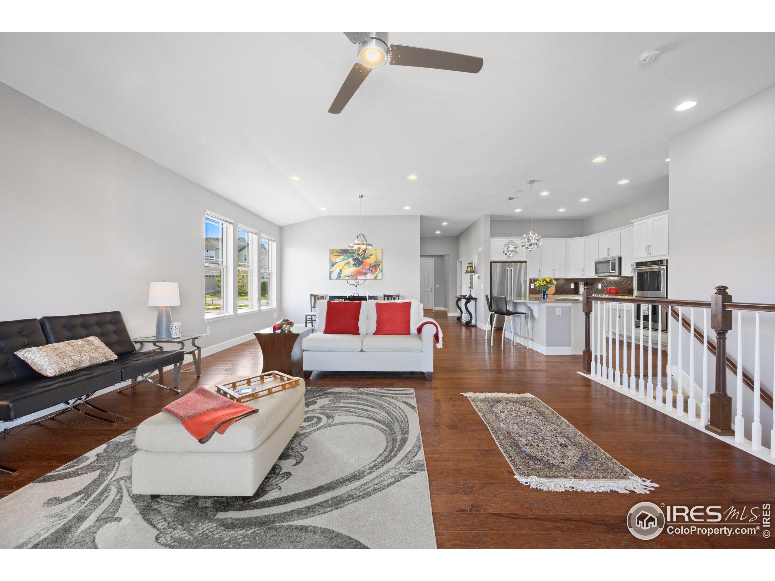 1025 Redbud Cir