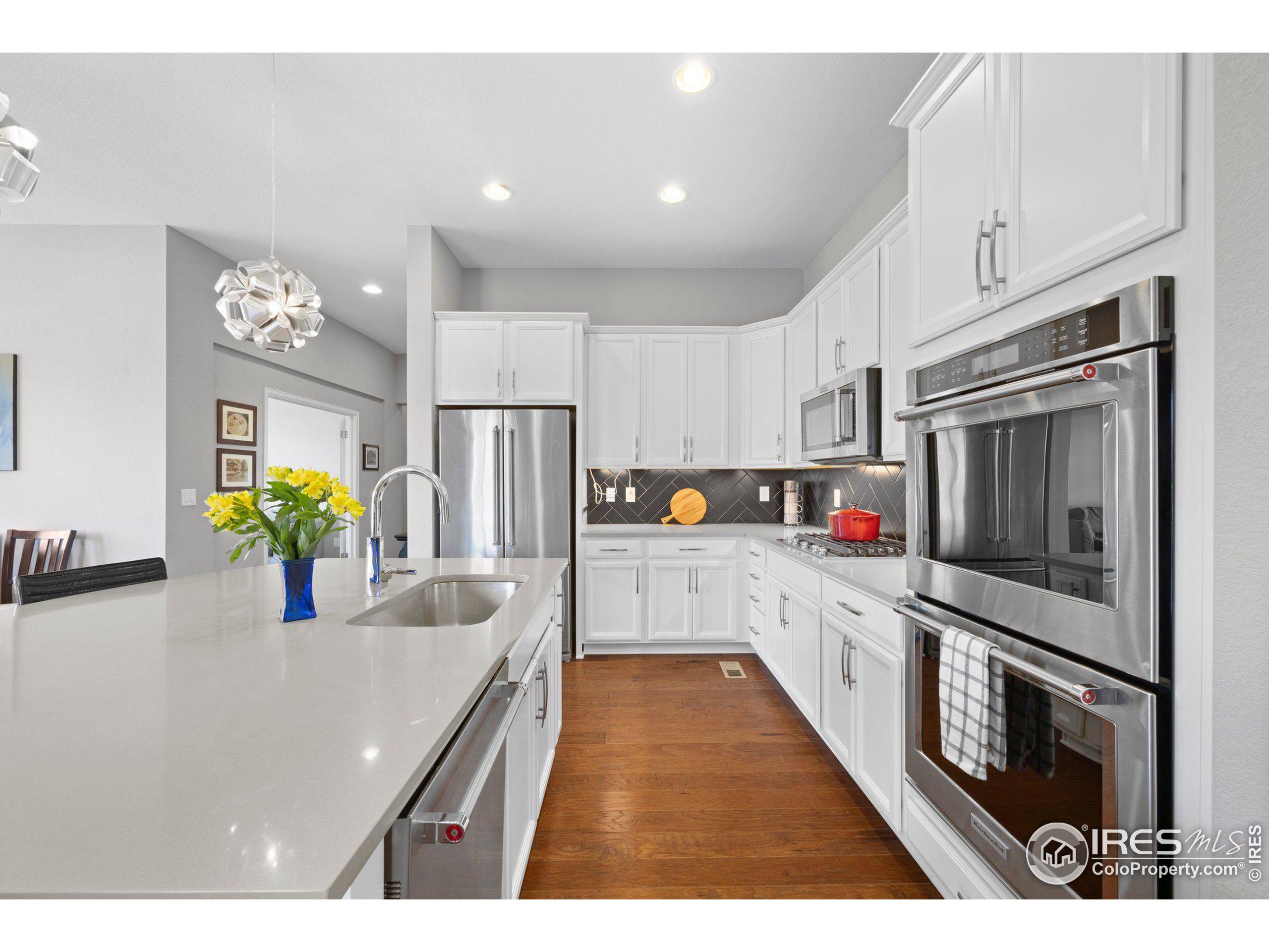 1025 Redbud Cir