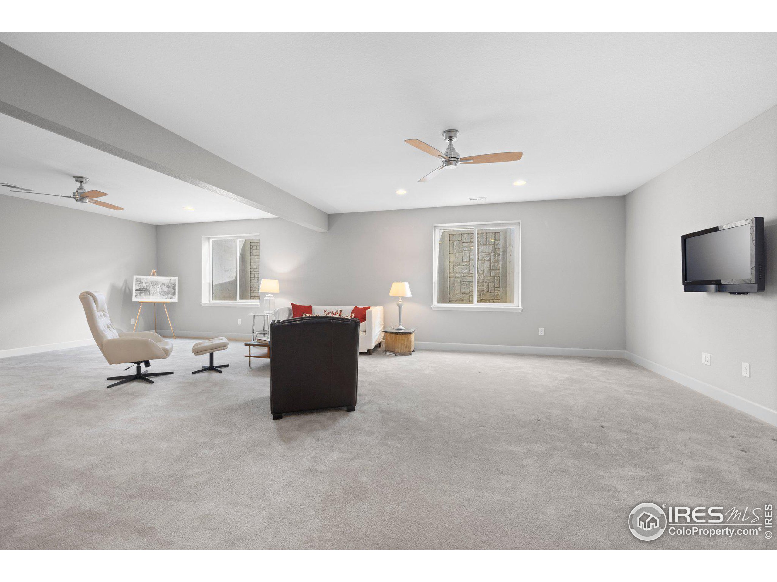 1025 Redbud Cir