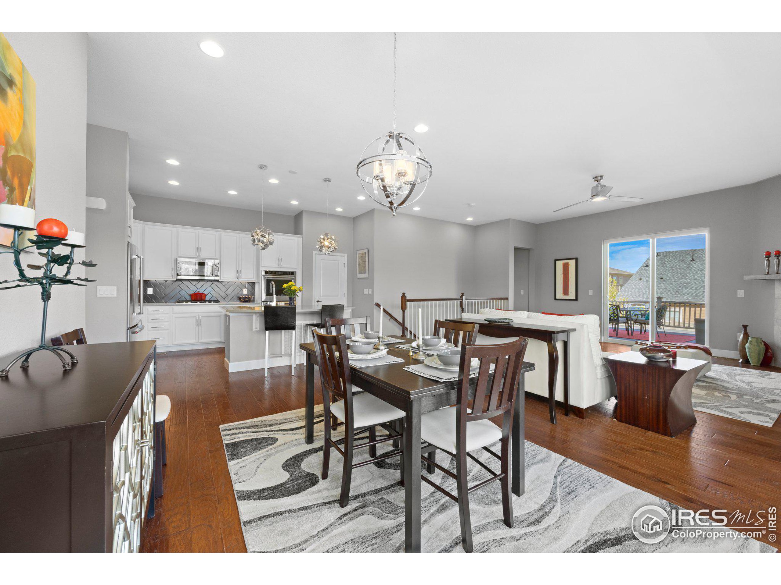 1025 Redbud Cir