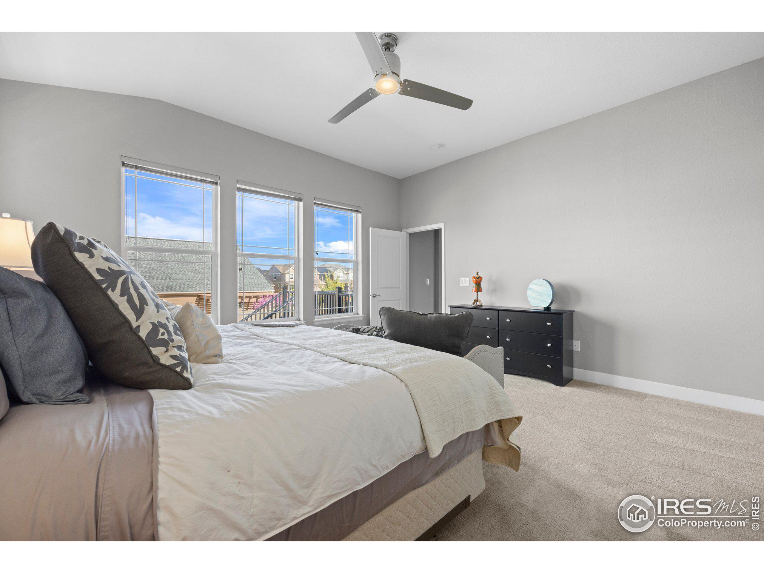 1025 Redbud Cir