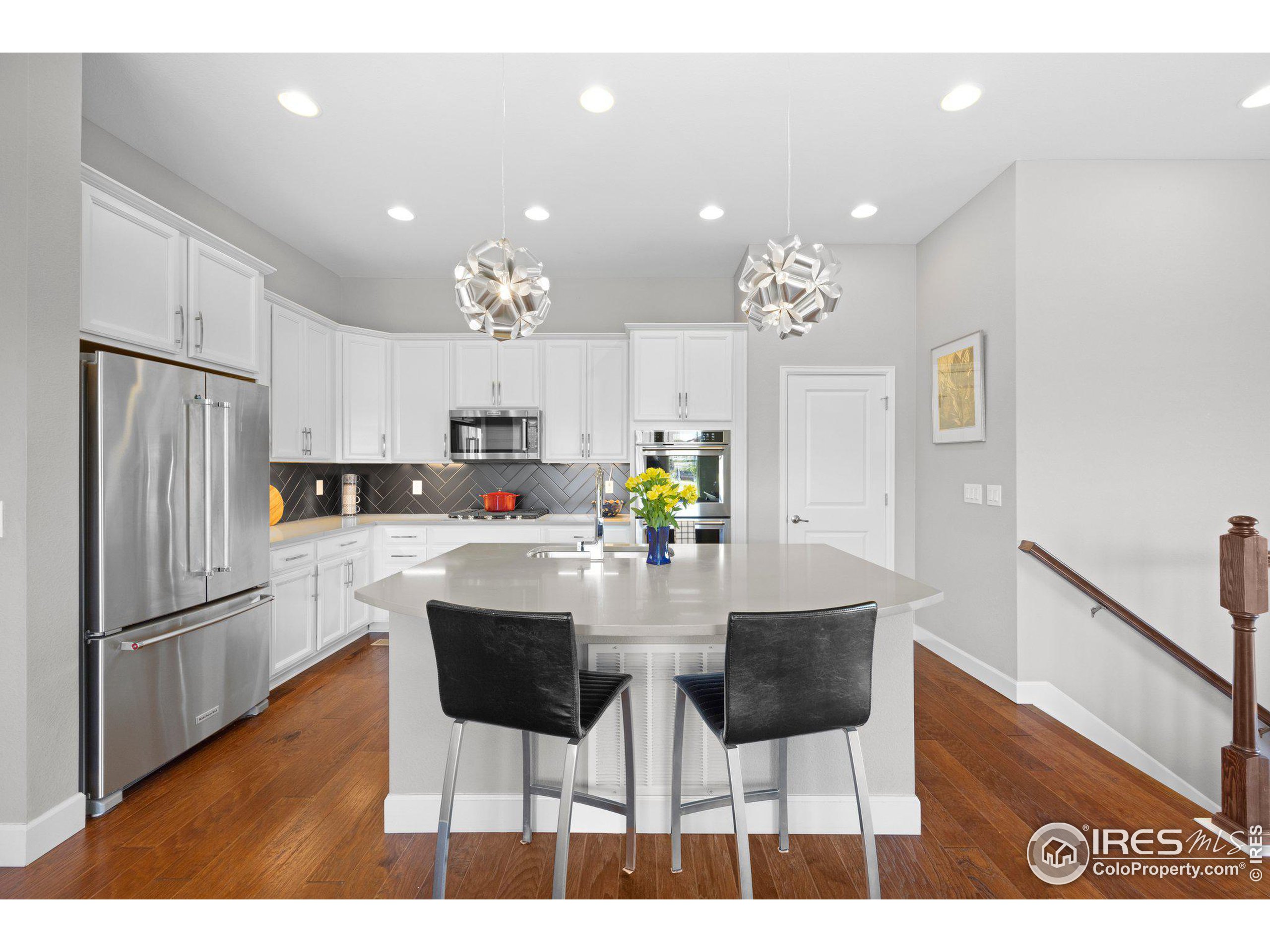 1025 Redbud Cir