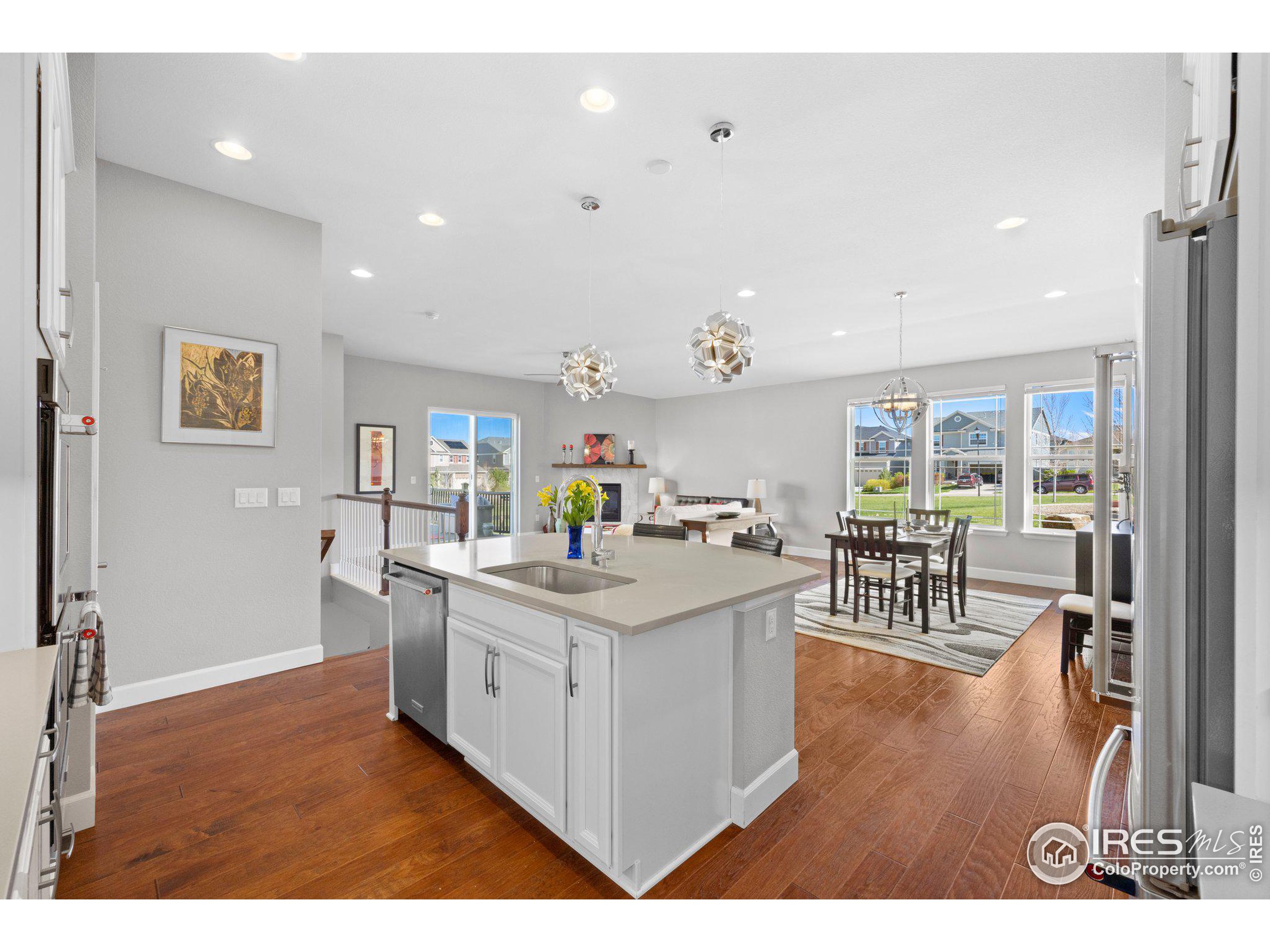 1025 Redbud Cir