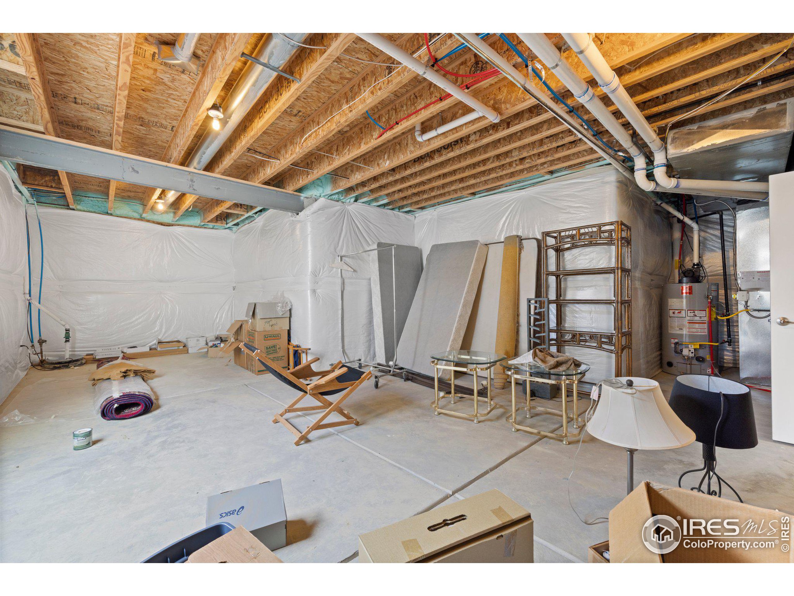 1025 Redbud Cir