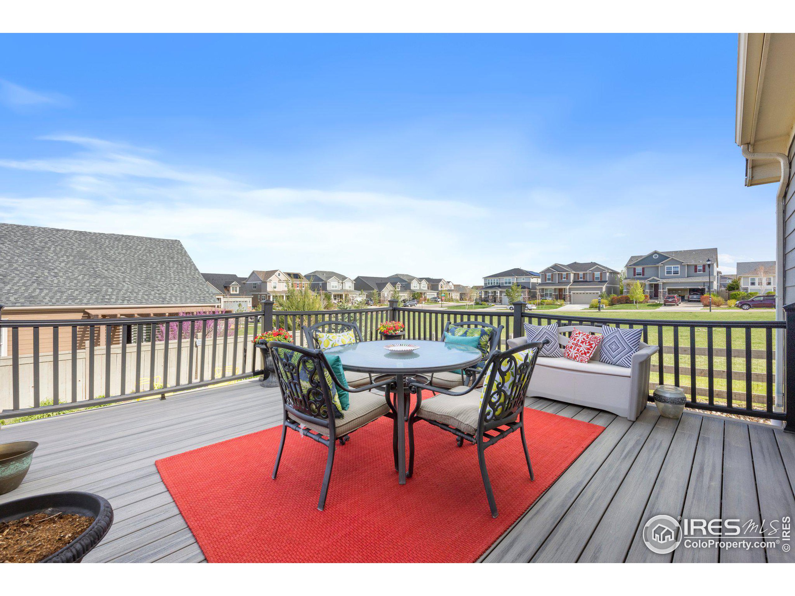 1025 Redbud Cir