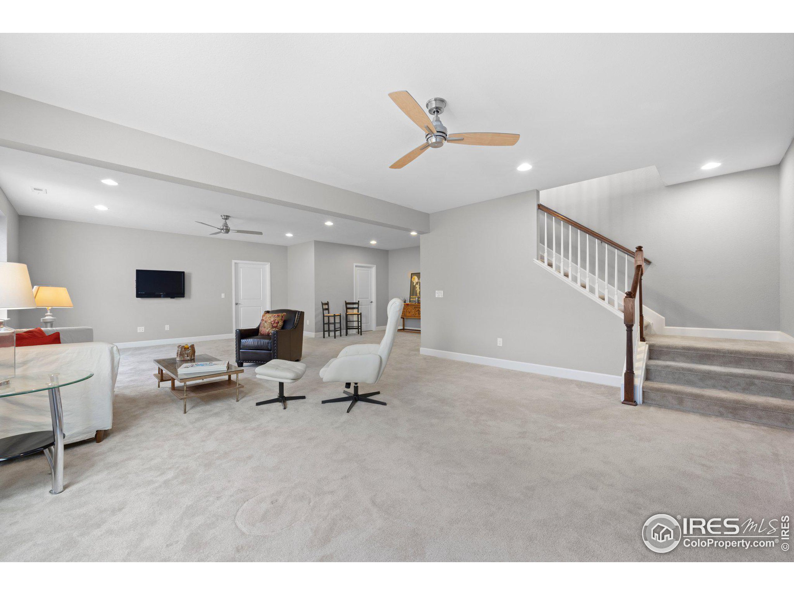 1025 Redbud Cir